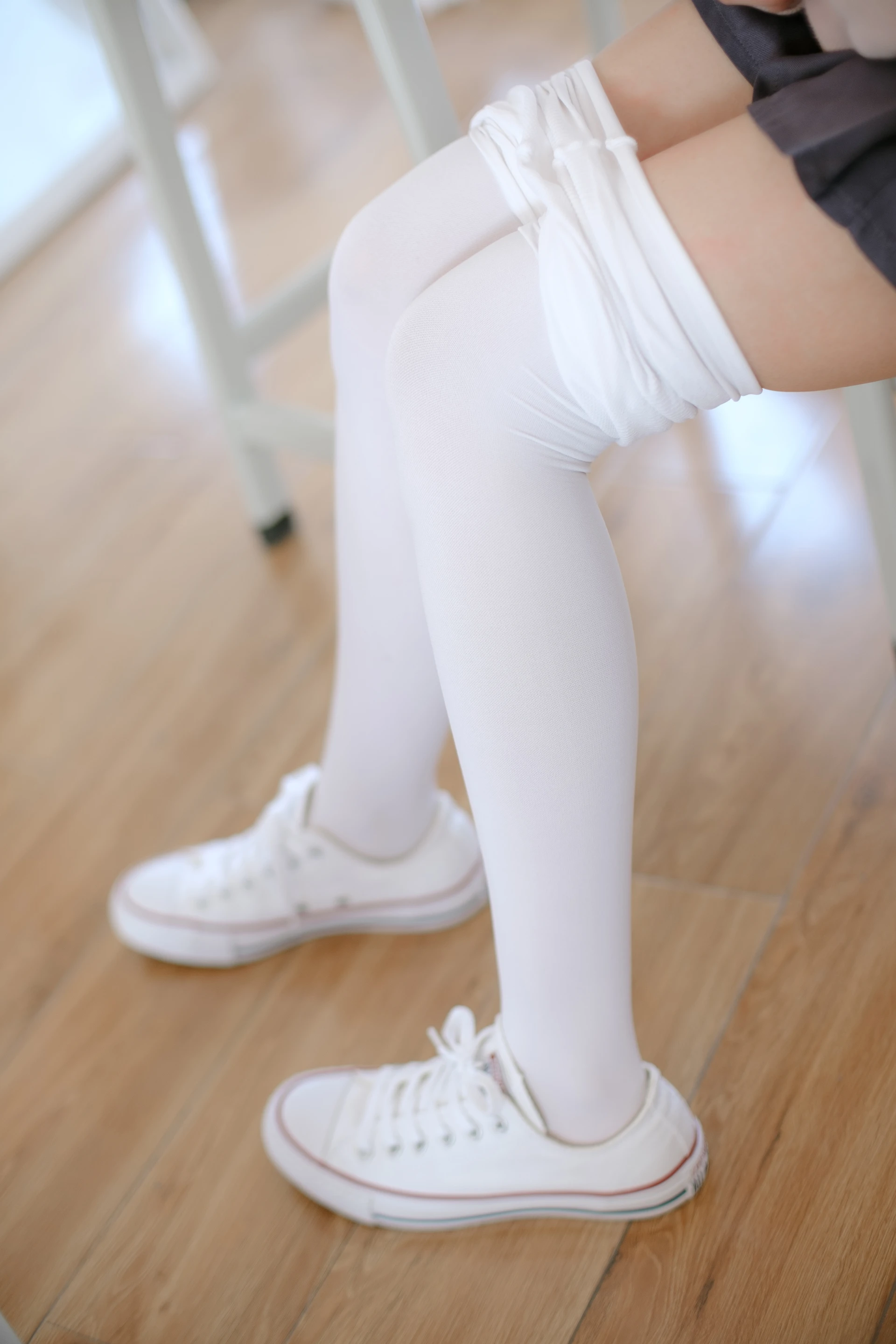 森萝财团 X-002 [105P1V-1.48G]美腿, 肉丝