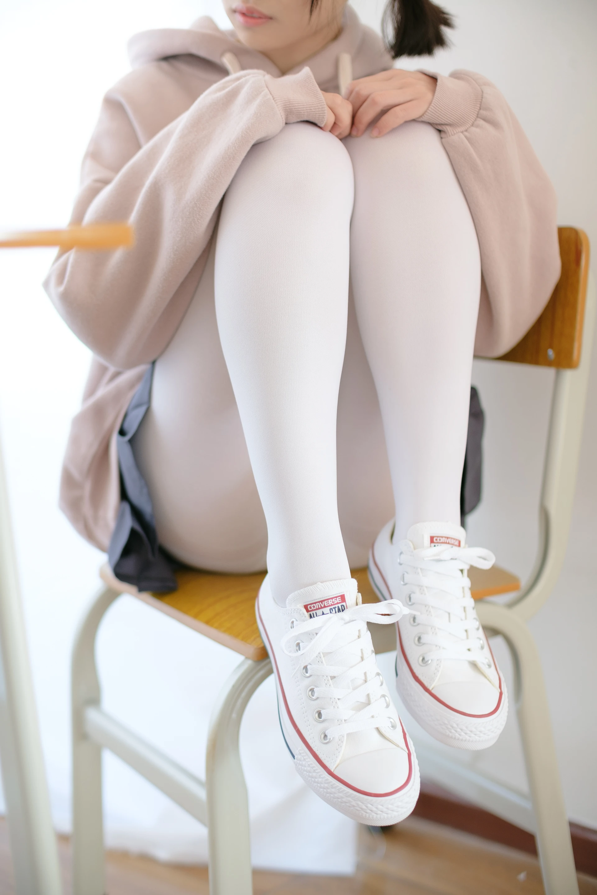 森萝财团 X-002 [105P1V-1.48G]美腿, 肉丝