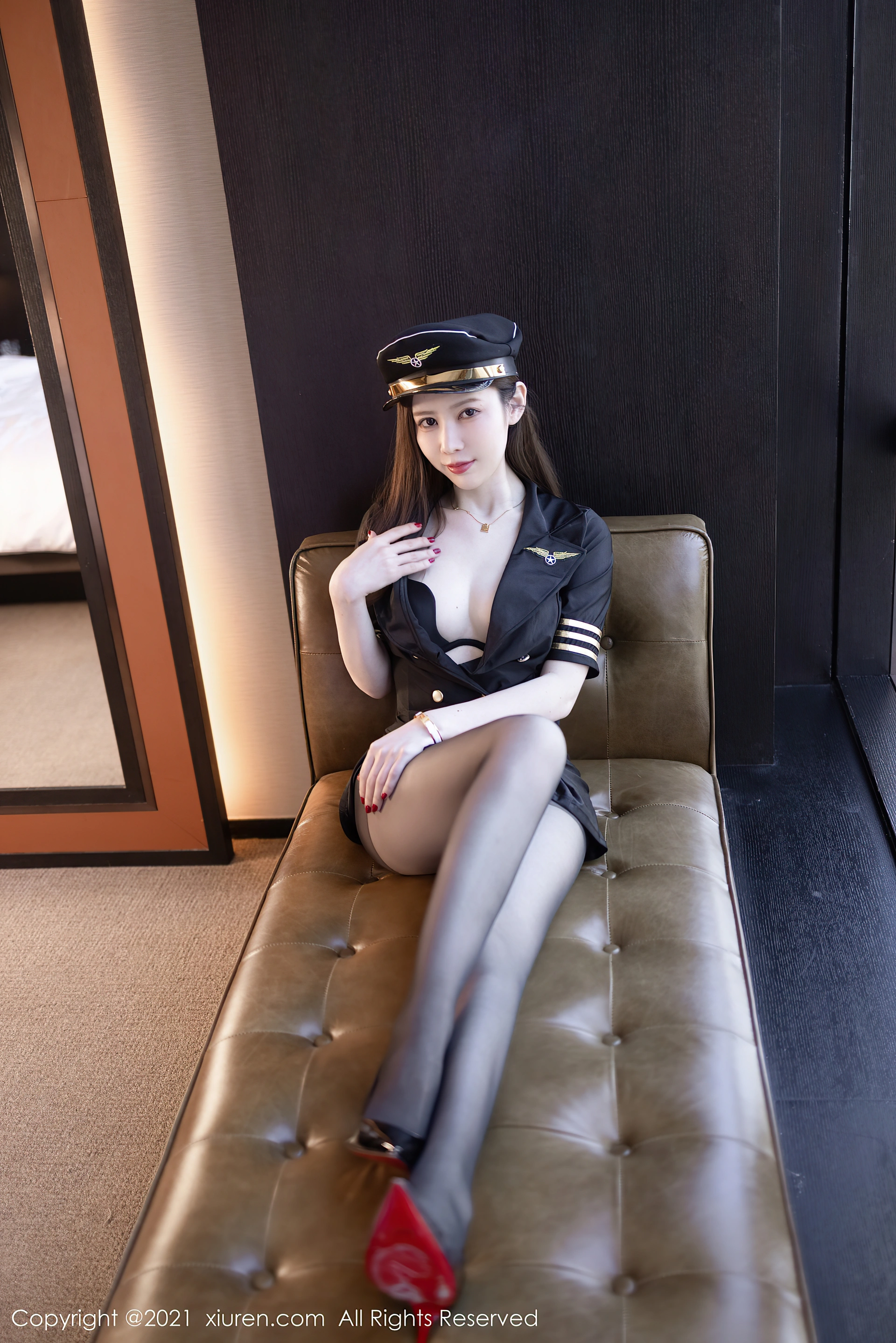 XiuRen秀人网 2021.10.14 No.4062 吴雪瑶 制服黑丝[43+1P／499MB]