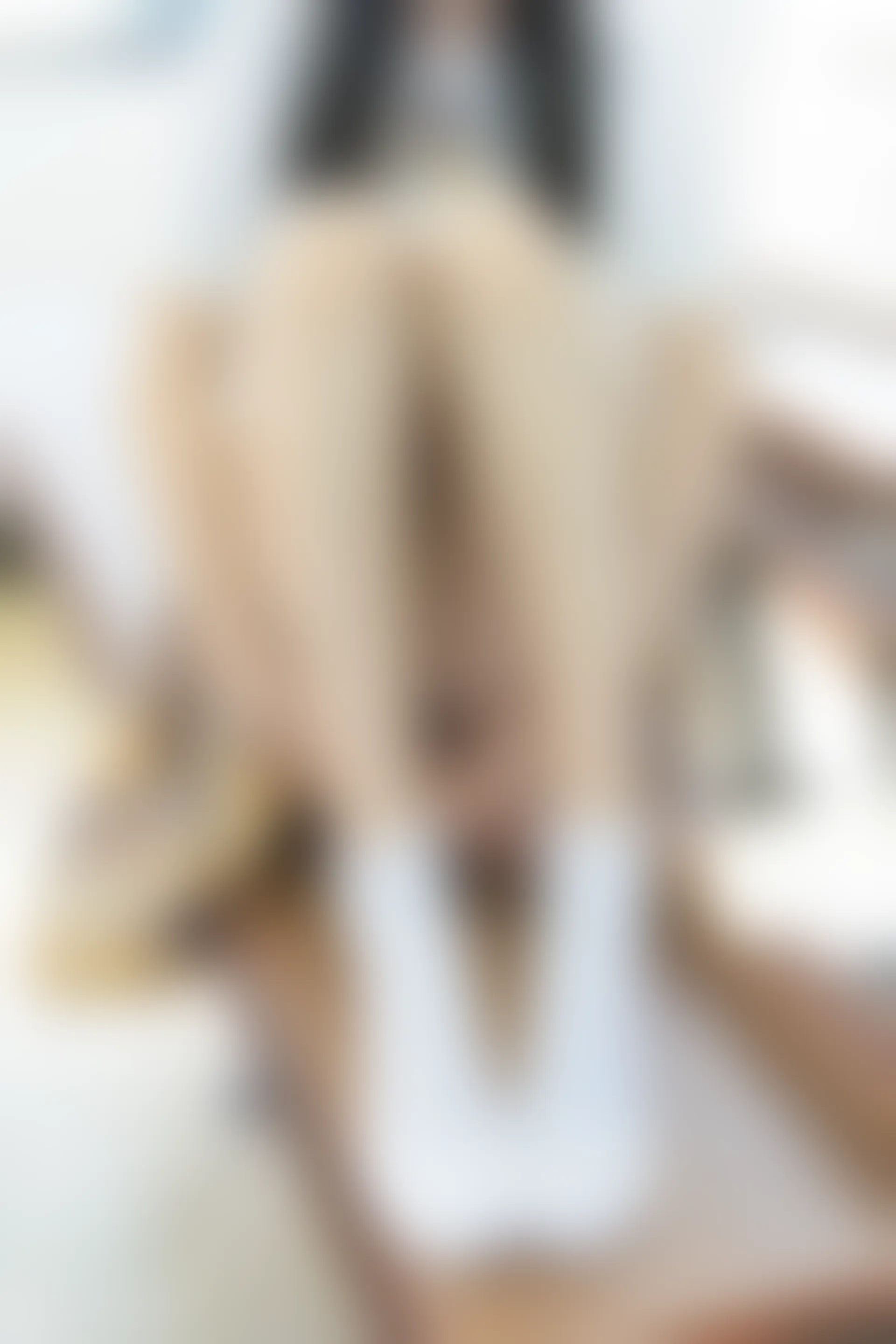 C25.008 制服果腿女孩 [40P-344MB]