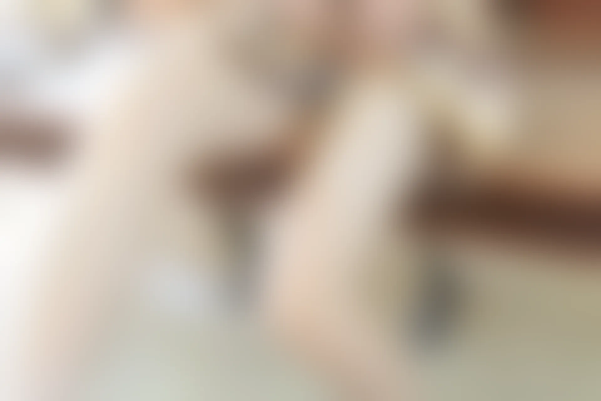 C25.008 制服果腿女孩 [40P-344MB]