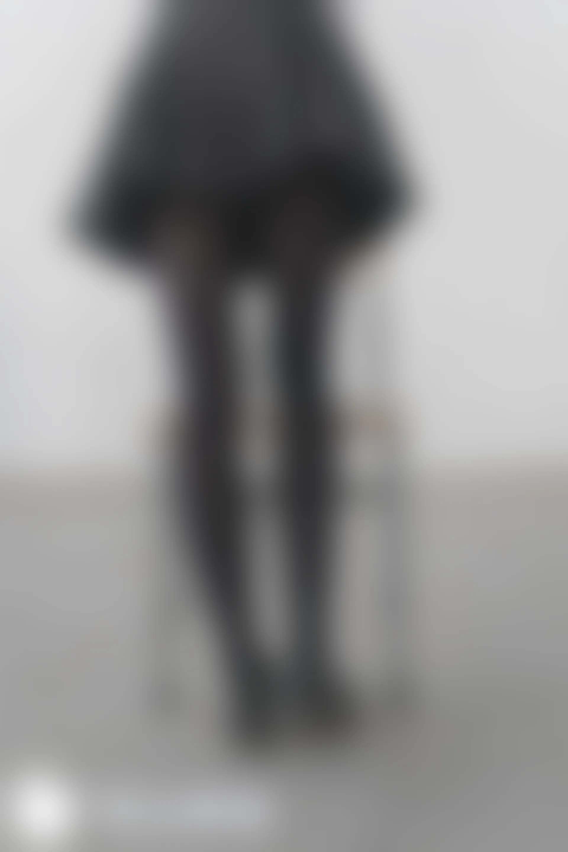 C34.004 冬天里的黑袜 [40P-57MB]