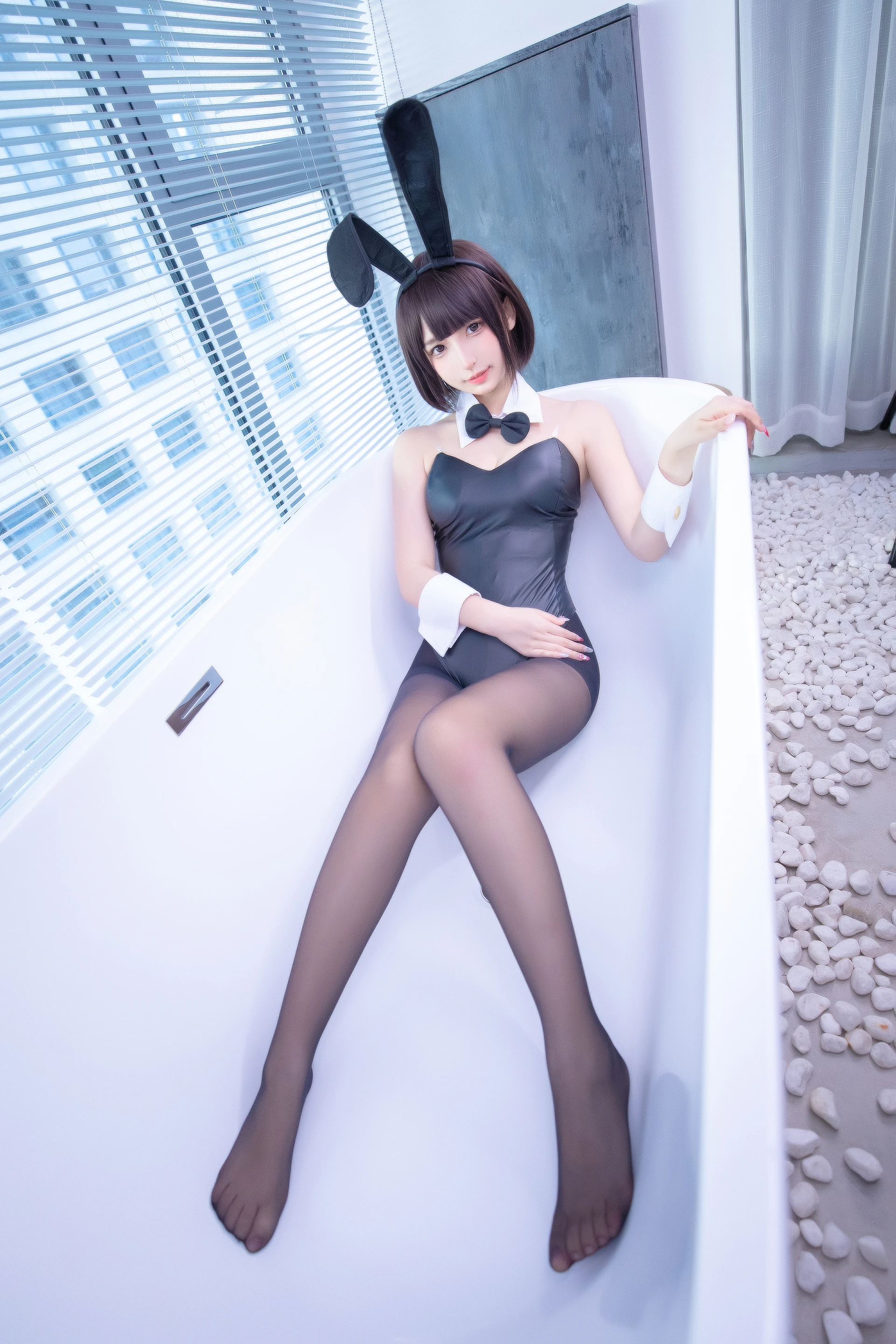 神楽坂真冬 第三季 序号33：兔女郎与钢管《バニーバブル》 [150P2V-825MB]标签：兔女郎, 内衣, 双马尾, 白丝, 神楽坂真冬, 美腿, 美足, 高跟鞋, 黑丝