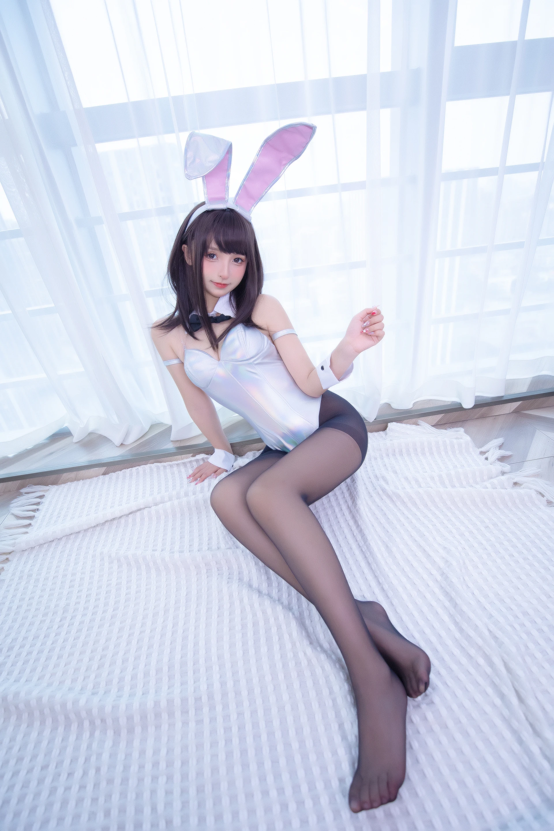 神楽坂真冬 第三季 序号33：兔女郎与钢管《バニーバブル》 [150P2V-825MB]标签：兔女郎, 内衣, 双马尾, 白丝, 神楽坂真冬, 美腿, 美足, 高跟鞋, 黑丝