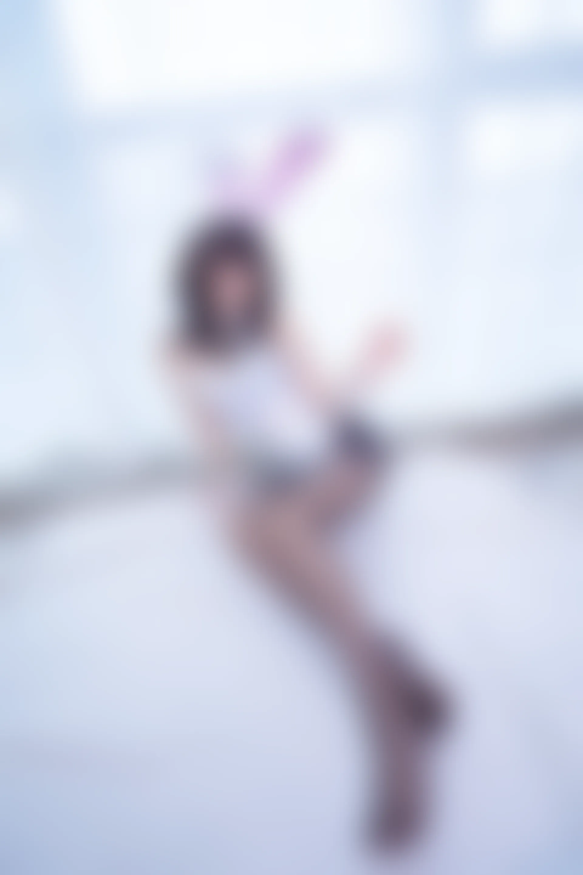 神楽坂真冬 第三季 序号33：兔女郎与钢管《バニーバブル》 [150P2V-825MB]标签：兔女郎, 内衣, 双马尾, 白丝, 神楽坂真冬, 美腿, 美足, 高跟鞋, 黑丝