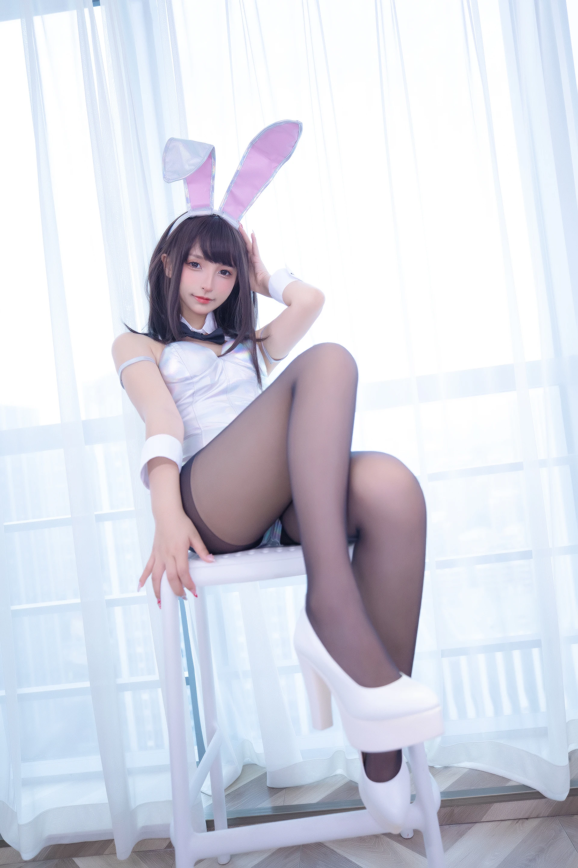 神楽坂真冬 第三季 序号33：兔女郎与钢管《バニーバブル》 [150P2V-825MB]标签：兔女郎, 内衣, 双马尾, 白丝, 神楽坂真冬, 美腿, 美足, 高跟鞋, 黑丝