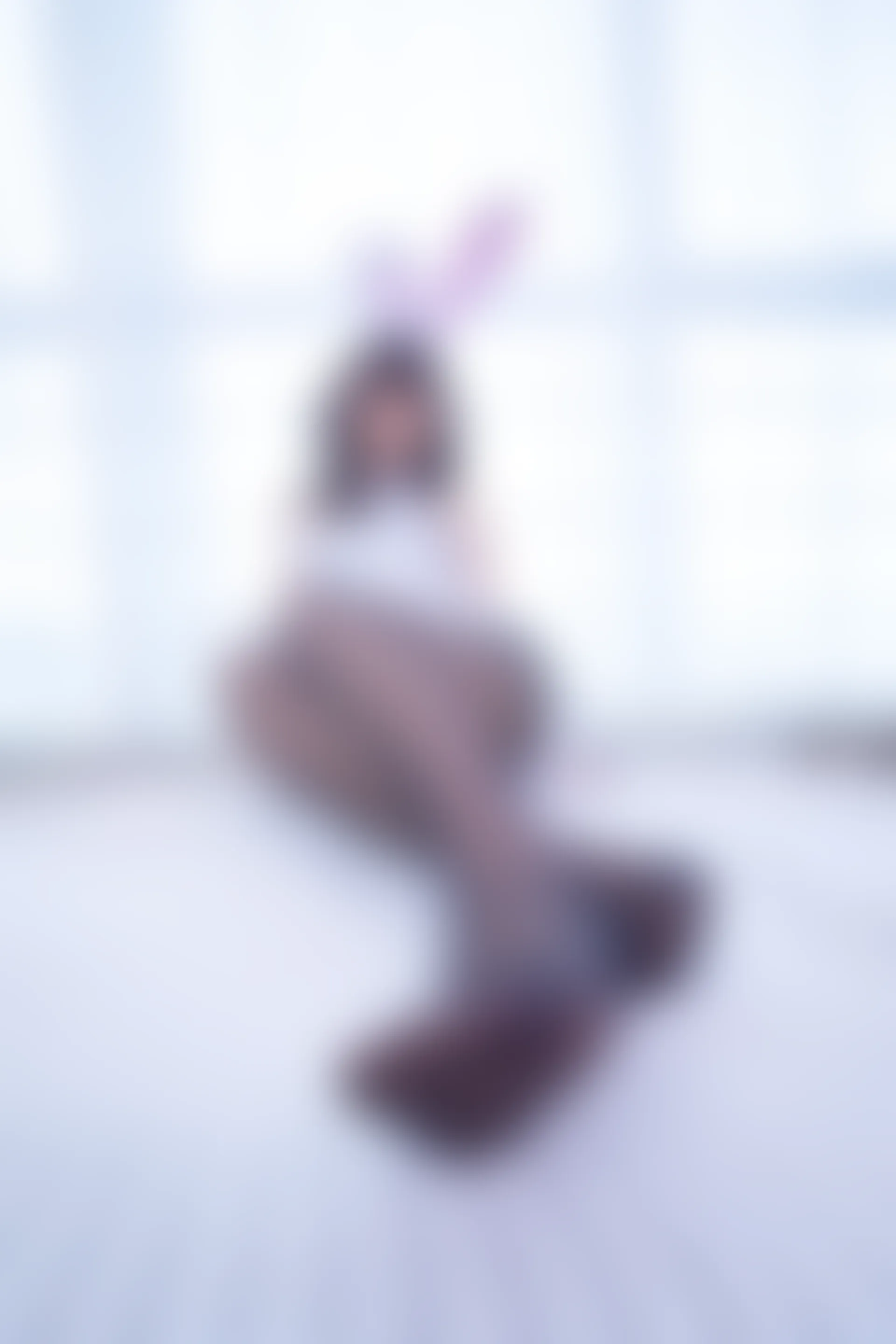 神楽坂真冬 第三季 序号33：兔女郎与钢管《バニーバブル》 [150P2V-825MB]标签：兔女郎, 内衣, 双马尾, 白丝, 神楽坂真冬, 美腿, 美足, 高跟鞋, 黑丝