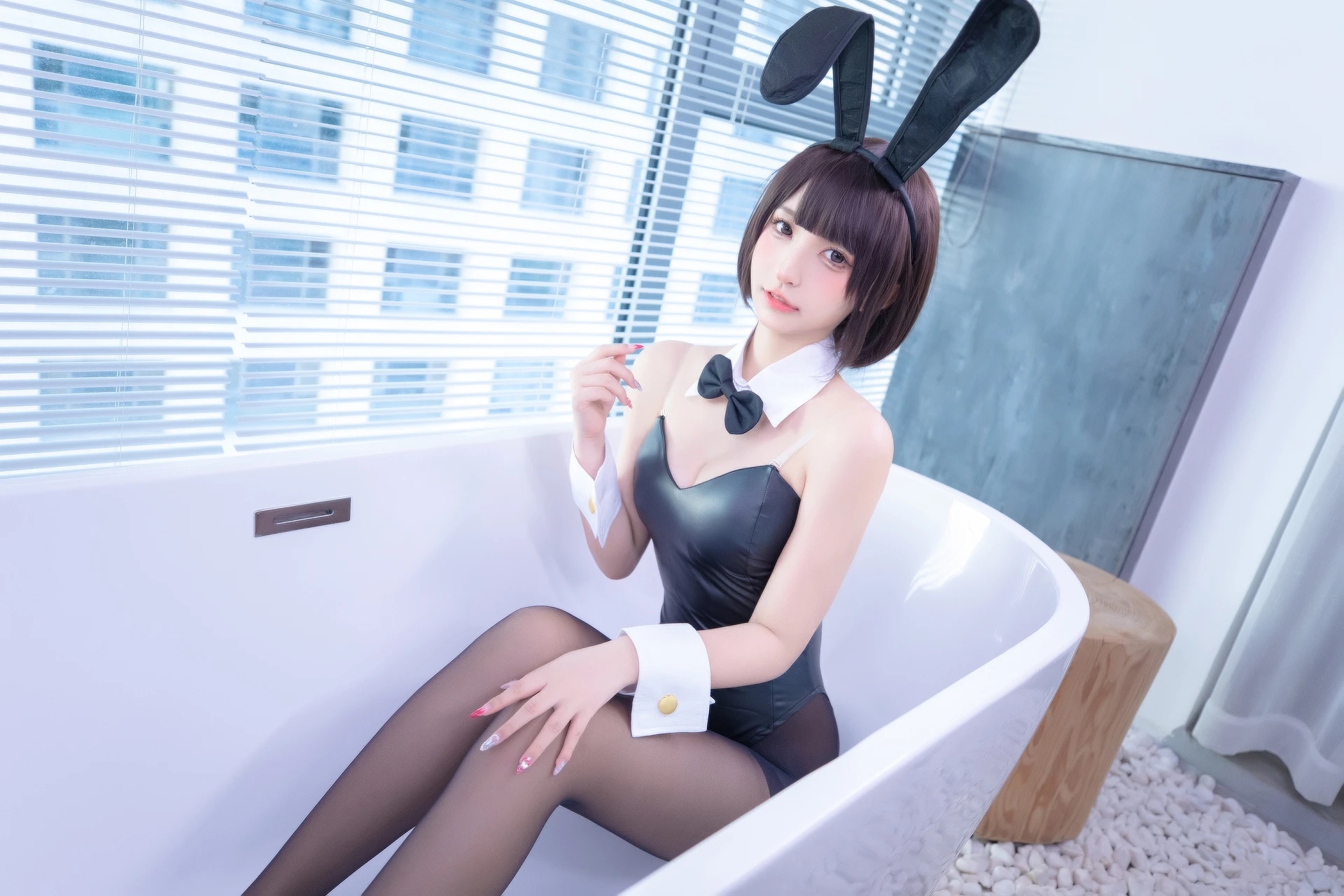 神楽坂真冬 第三季 序号33：兔女郎与钢管《バニーバブル》 [150P2V-825MB]标签：兔女郎, 内衣, 双马尾, 白丝, 神楽坂真冬, 美腿, 美足, 高跟鞋, 黑丝