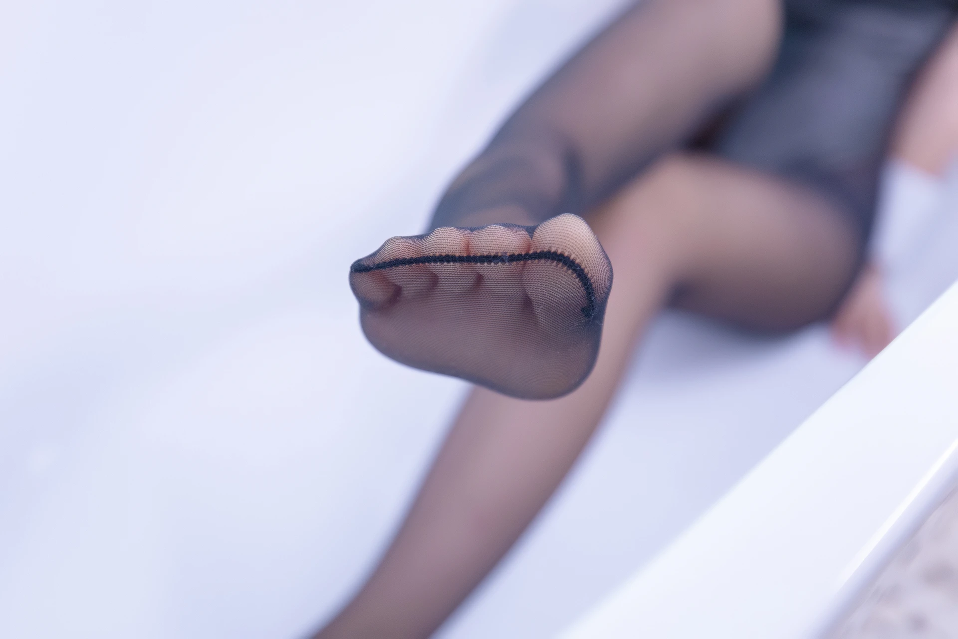 神楽坂真冬 第三季 序号33：兔女郎与钢管《バニーバブル》 [150P2V-825MB]标签：兔女郎, 内衣, 双马尾, 白丝, 神楽坂真冬, 美腿, 美足, 高跟鞋, 黑丝