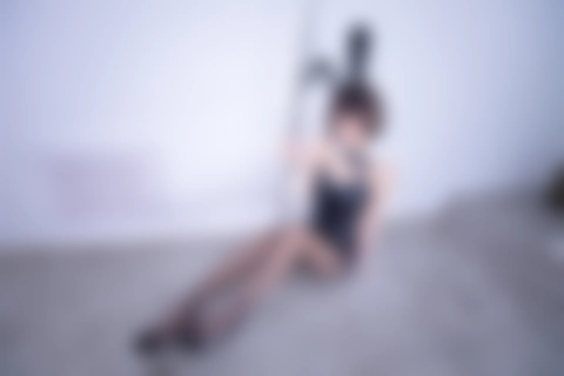 神楽坂真冬 第三季 序号33：兔女郎与钢管《バニーバブル》 [150P2V-825MB]标签：兔女郎, 内衣, 双马尾, 白丝, 神楽坂真冬, 美腿, 美足, 高跟鞋, 黑丝