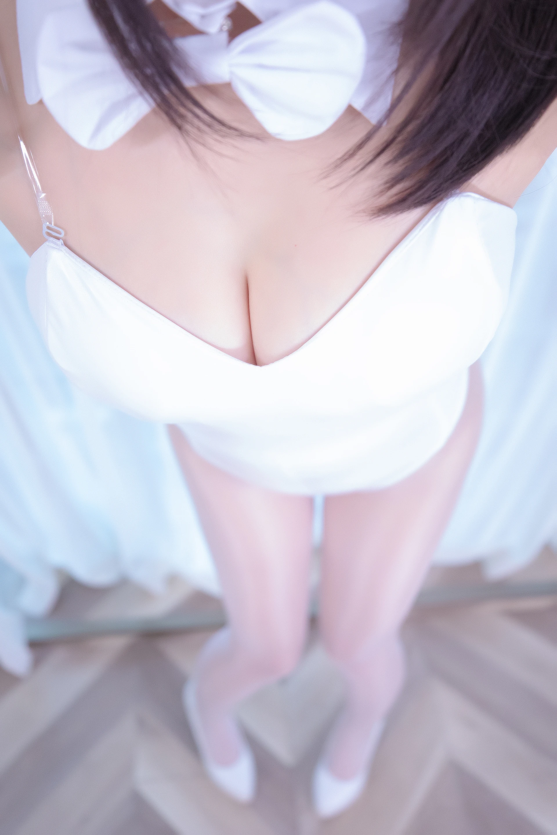 神楽坂真冬 第三季 序号33：兔女郎与钢管《バニーバブル》 [150P2V-825MB]标签：兔女郎, 内衣, 双马尾, 白丝, 神楽坂真冬, 美腿, 美足, 高跟鞋, 黑丝