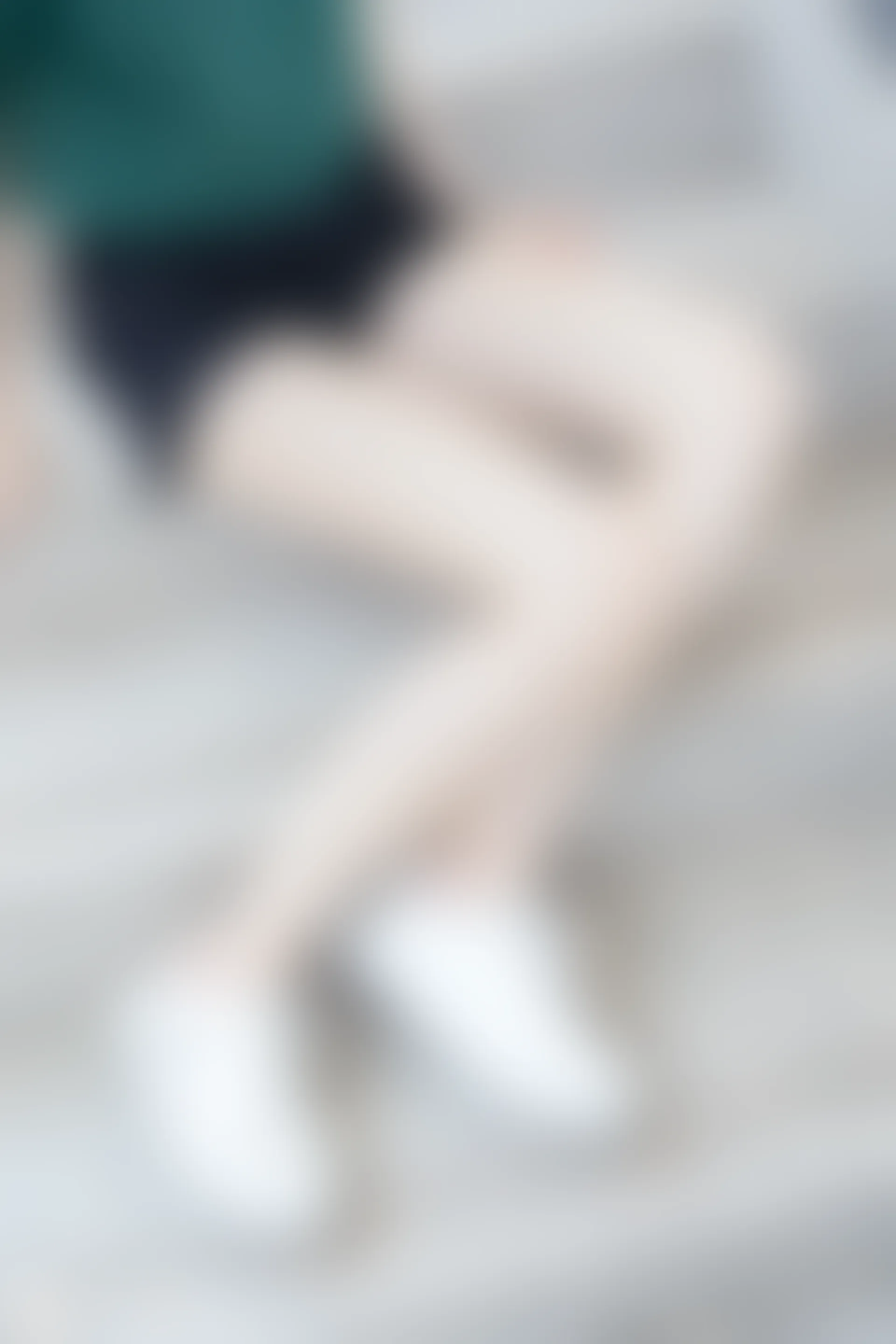 C47.005 绿T恤白鞋少女 [40P-83MB]