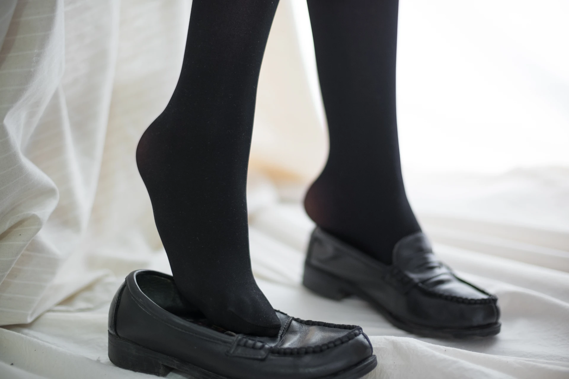 森萝财团 R15-008 [78P-376M]制服, 学生装, 森萝财团, 美腿, 美足, 黑丝