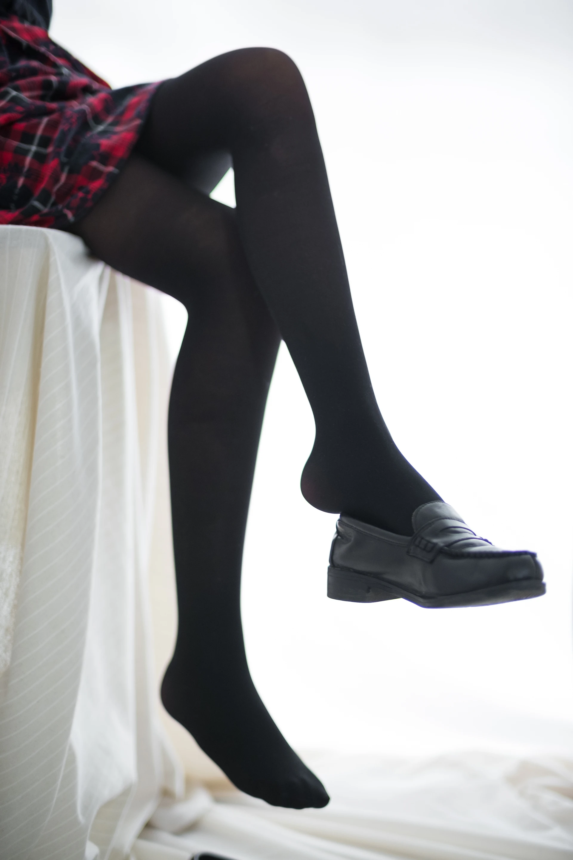 森萝财团 R15-008 [78P-376M]制服, 学生装, 森萝财团, 美腿, 美足, 黑丝