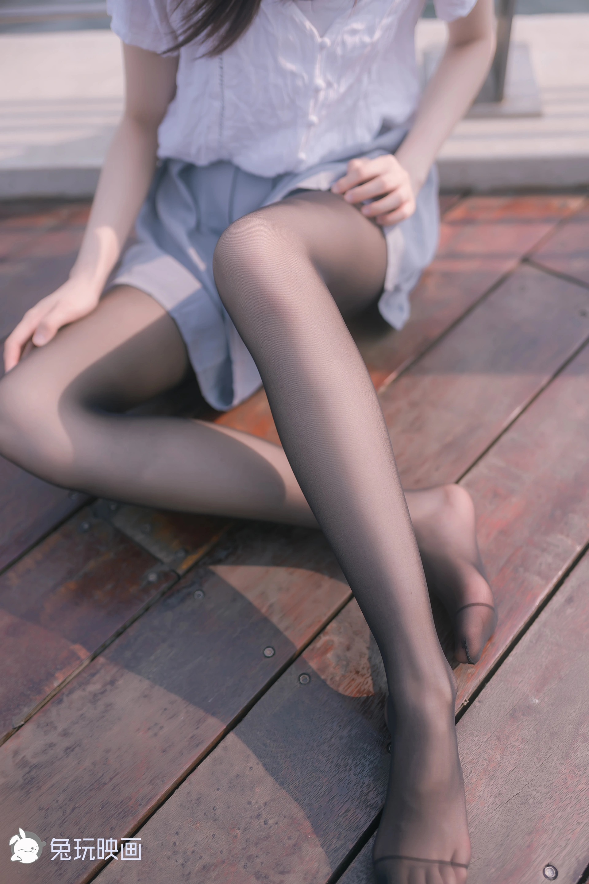 C00.003 河边的黑丝 [42P-89MB]