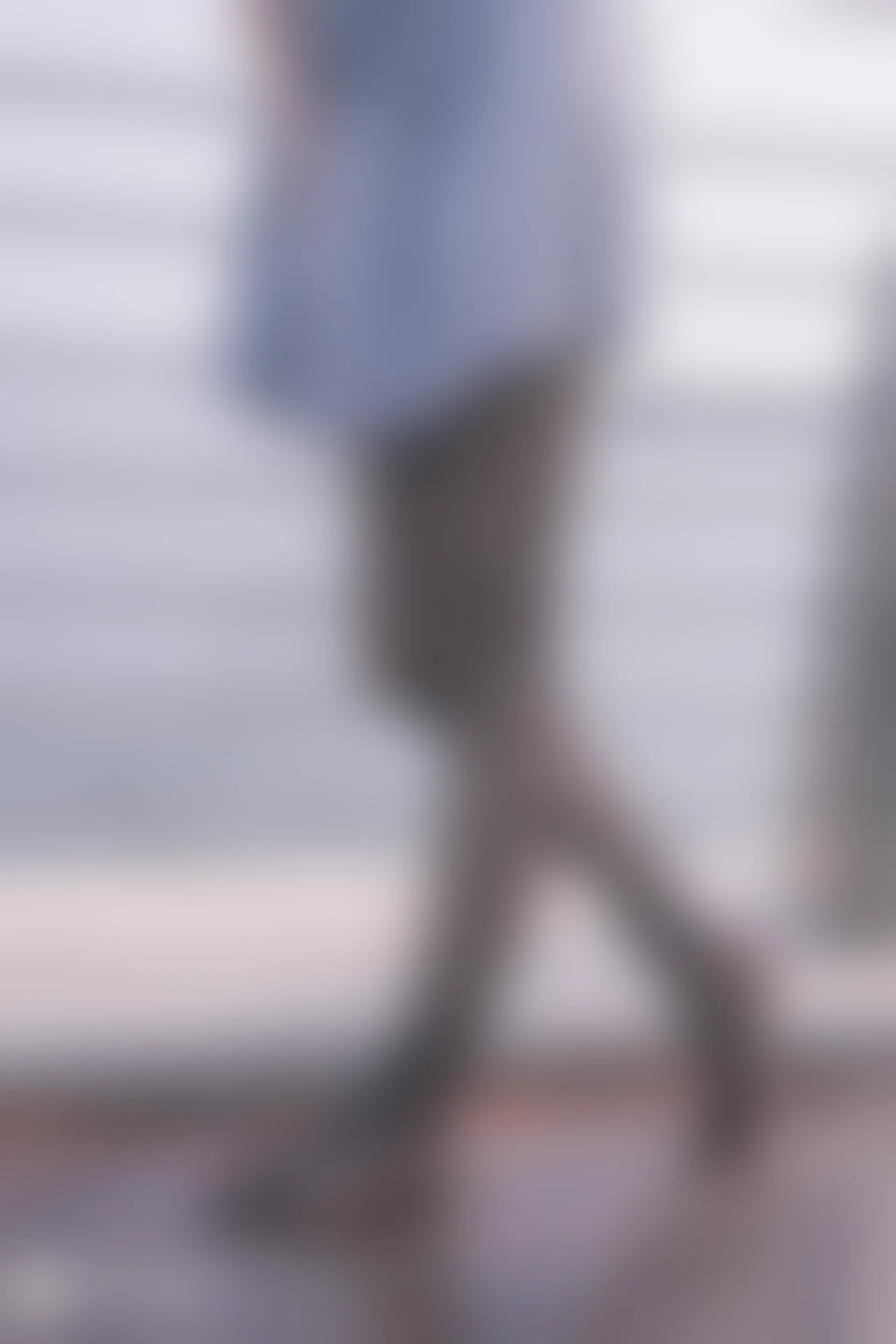 C00.003 河边的黑丝 [42P-89MB]