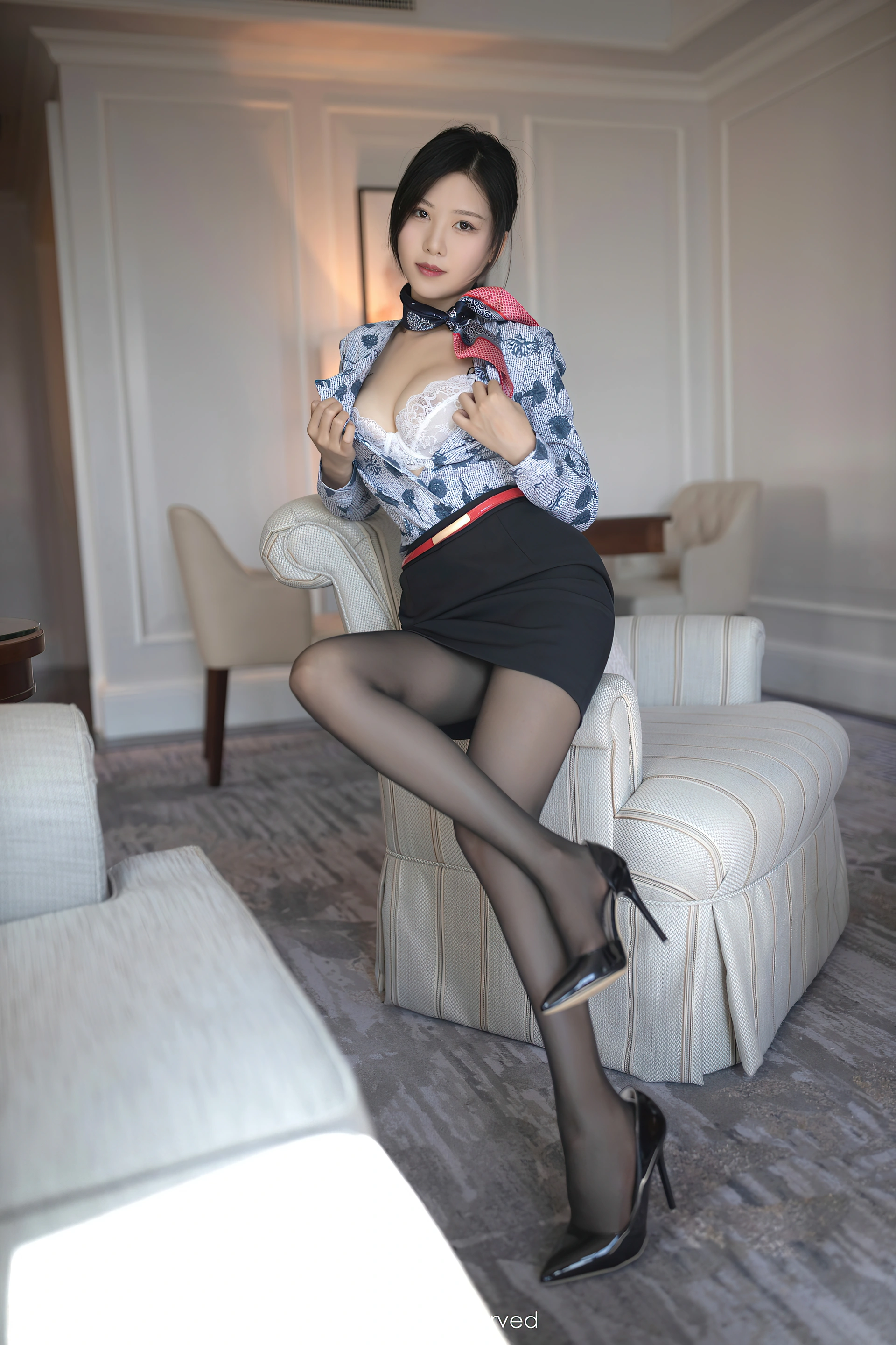 XiuRen秀人网 2022.01.06 No.4430 抖娘利世 黑丝美腿[79+1P 756MB]
