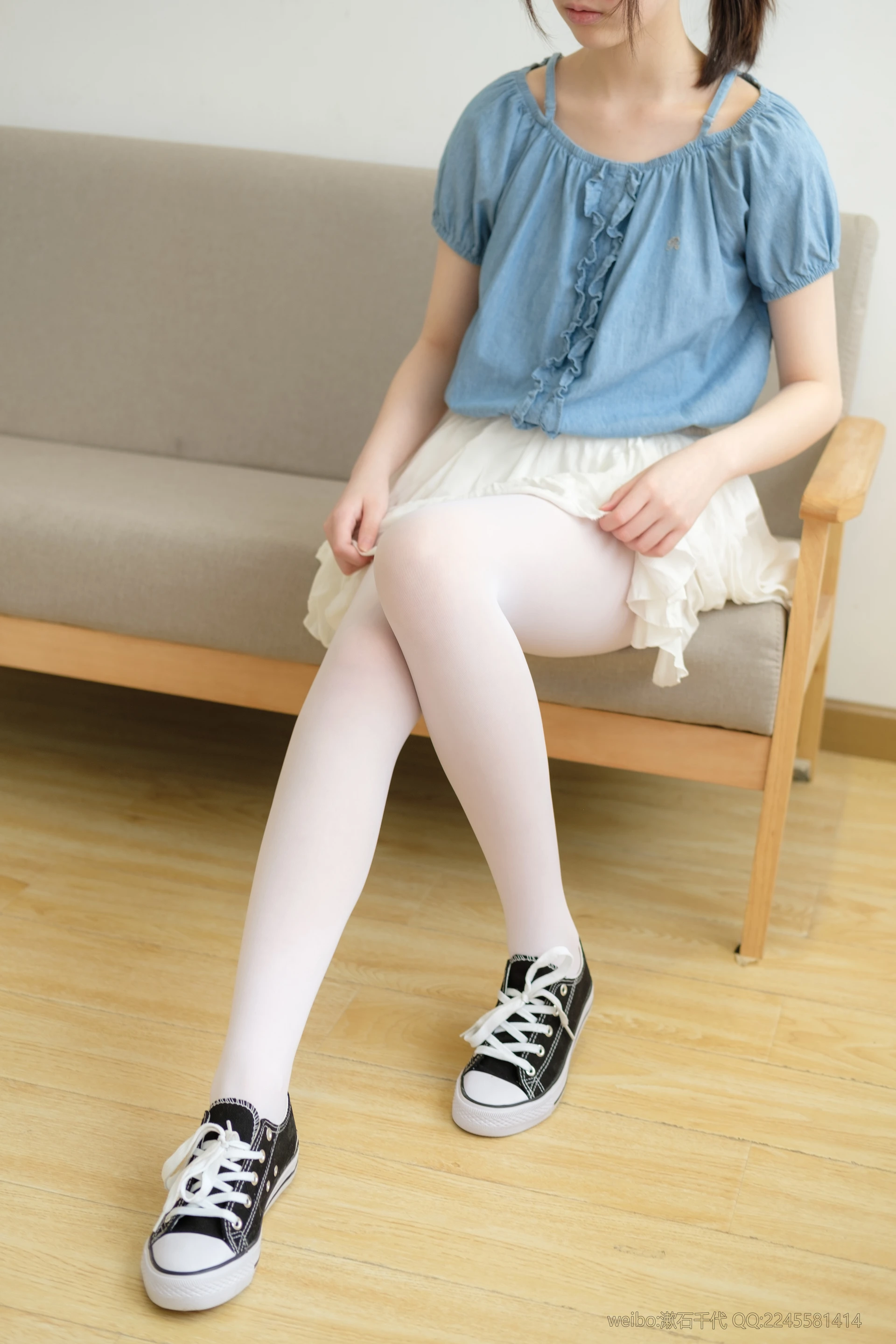 轻兰映画 Blue and White 白丝美腿双马尾[129P-698.7M]Blue and White, 可爱, 白丝, 美腿, 美足, 轻兰映画