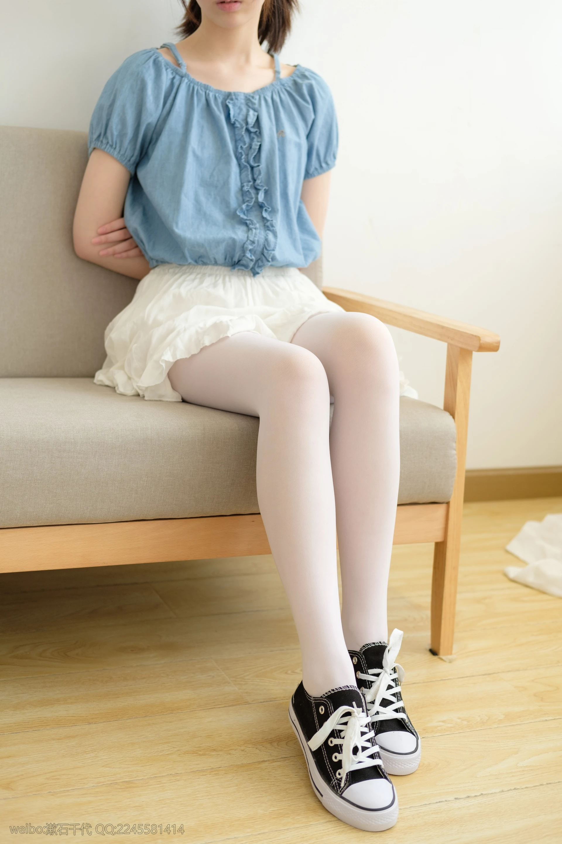 轻兰映画 Blue and White 白丝美腿双马尾[129P-698.7M]Blue and White, 可爱, 白丝, 美腿, 美足, 轻兰映画