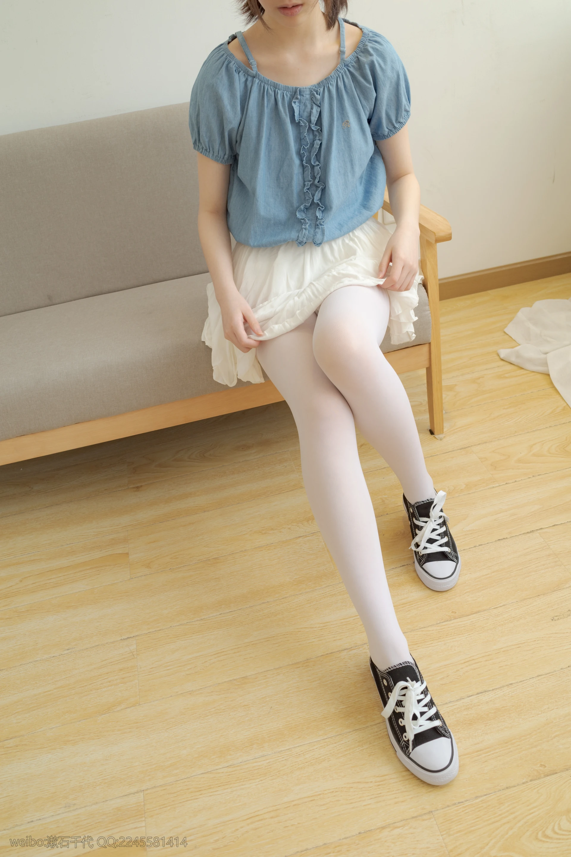 轻兰映画 Blue and White 白丝美腿双马尾[129P-698.7M]Blue and White, 可爱, 白丝, 美腿, 美足, 轻兰映画