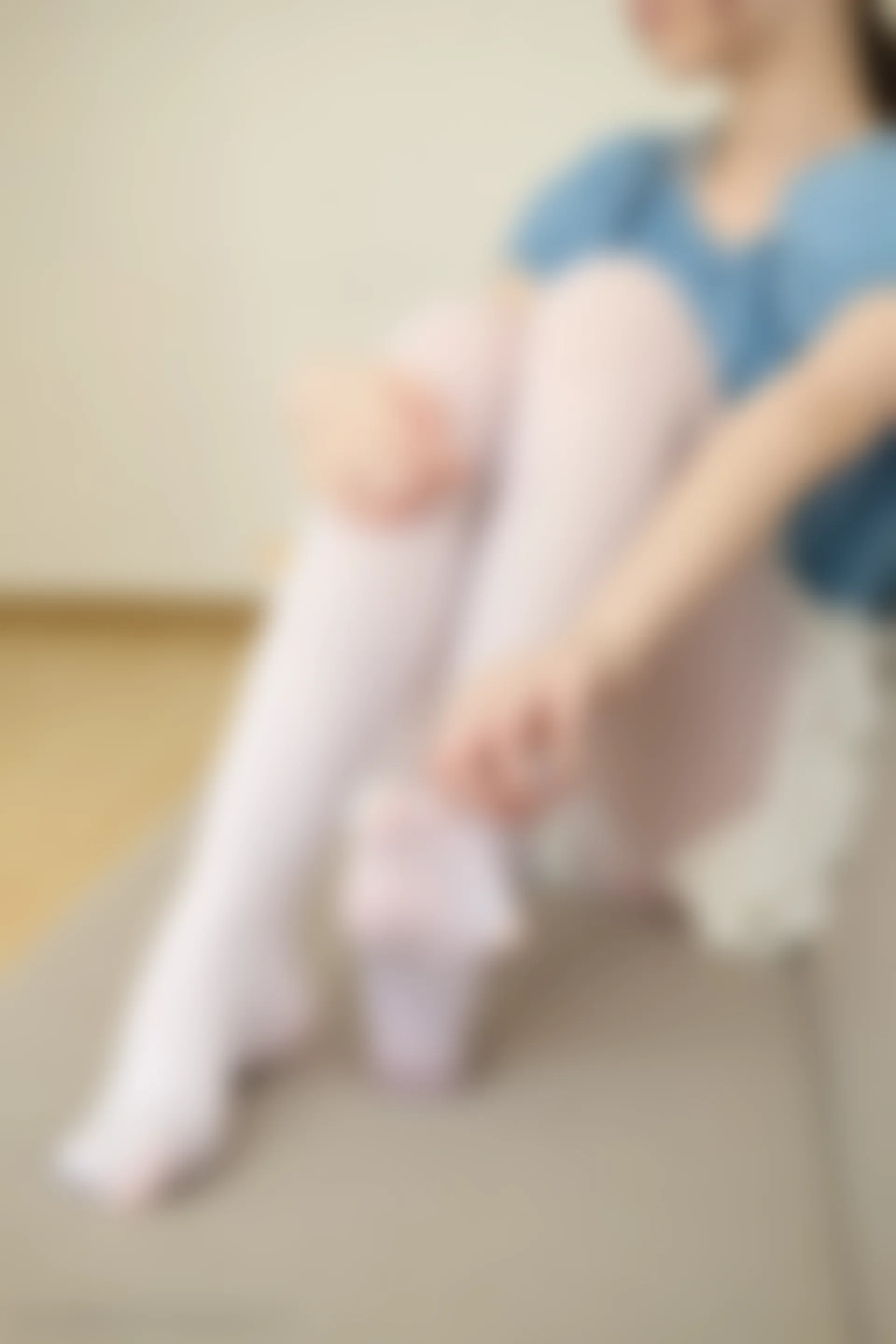 轻兰映画 Blue and White 白丝美腿双马尾[129P-698.7M]Blue and White, 可爱, 白丝, 美腿, 美足, 轻兰映画