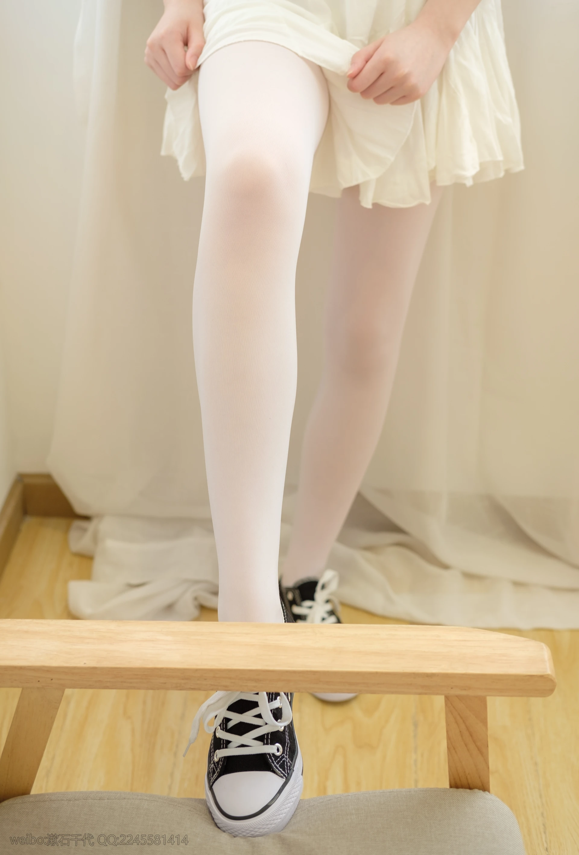 轻兰映画 Blue and White 白丝美腿双马尾[129P-698.7M]Blue and White, 可爱, 白丝, 美腿, 美足, 轻兰映画