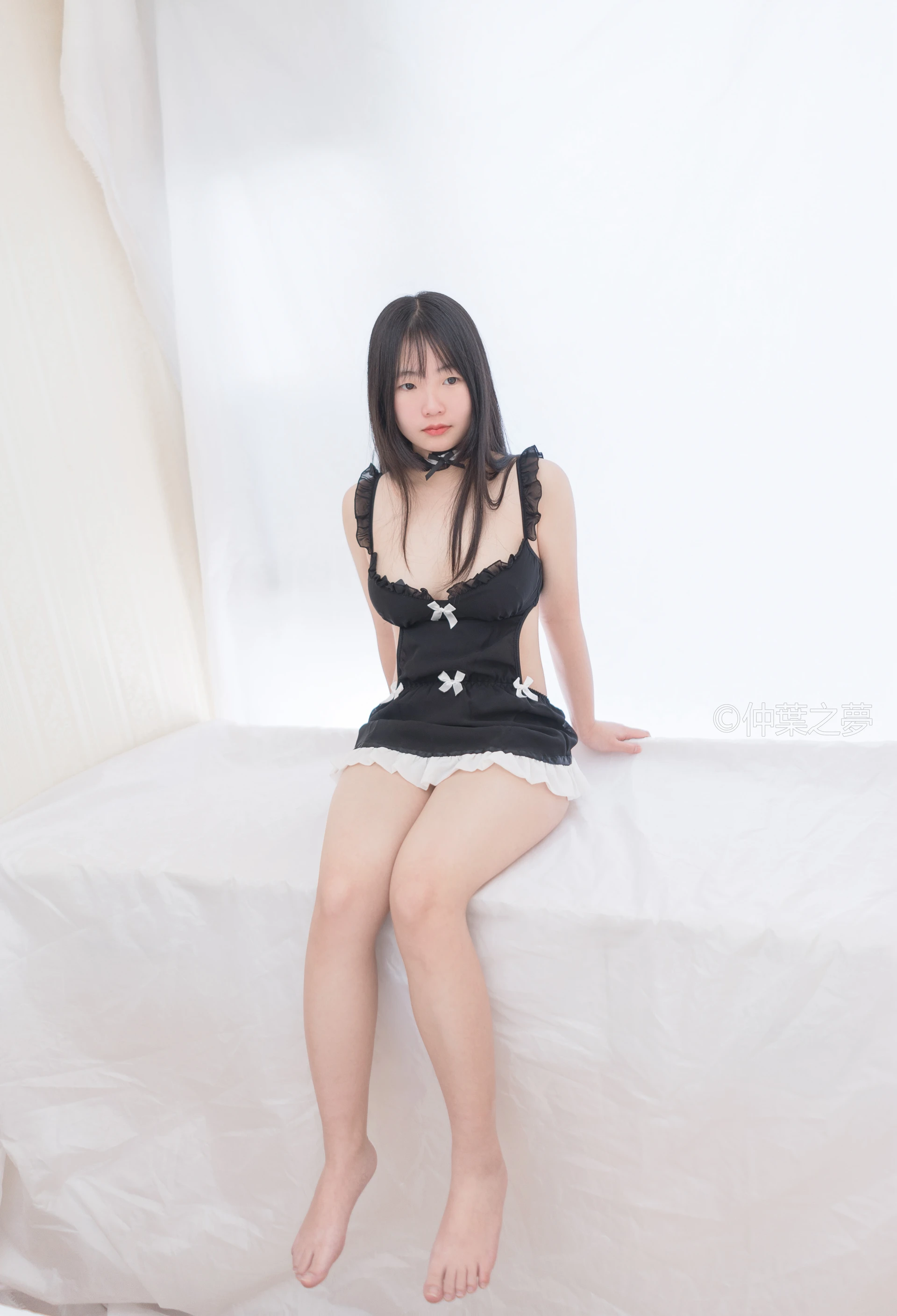 轻兰映画 Grand.010 [64P-242M]美腿, 美足, 轻兰映画