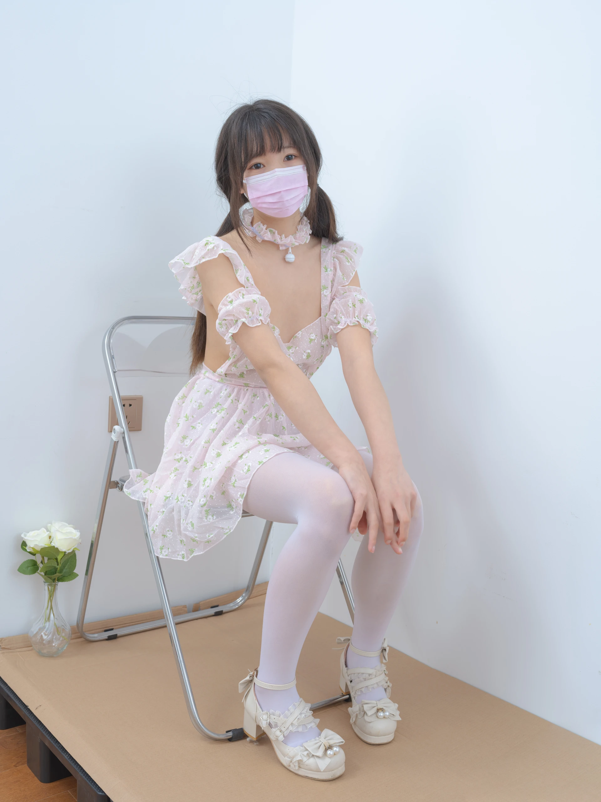 森萝财团 春雪-04E 4K 露背碎花女仆围裙白丝 [110P2V-5.61GB]