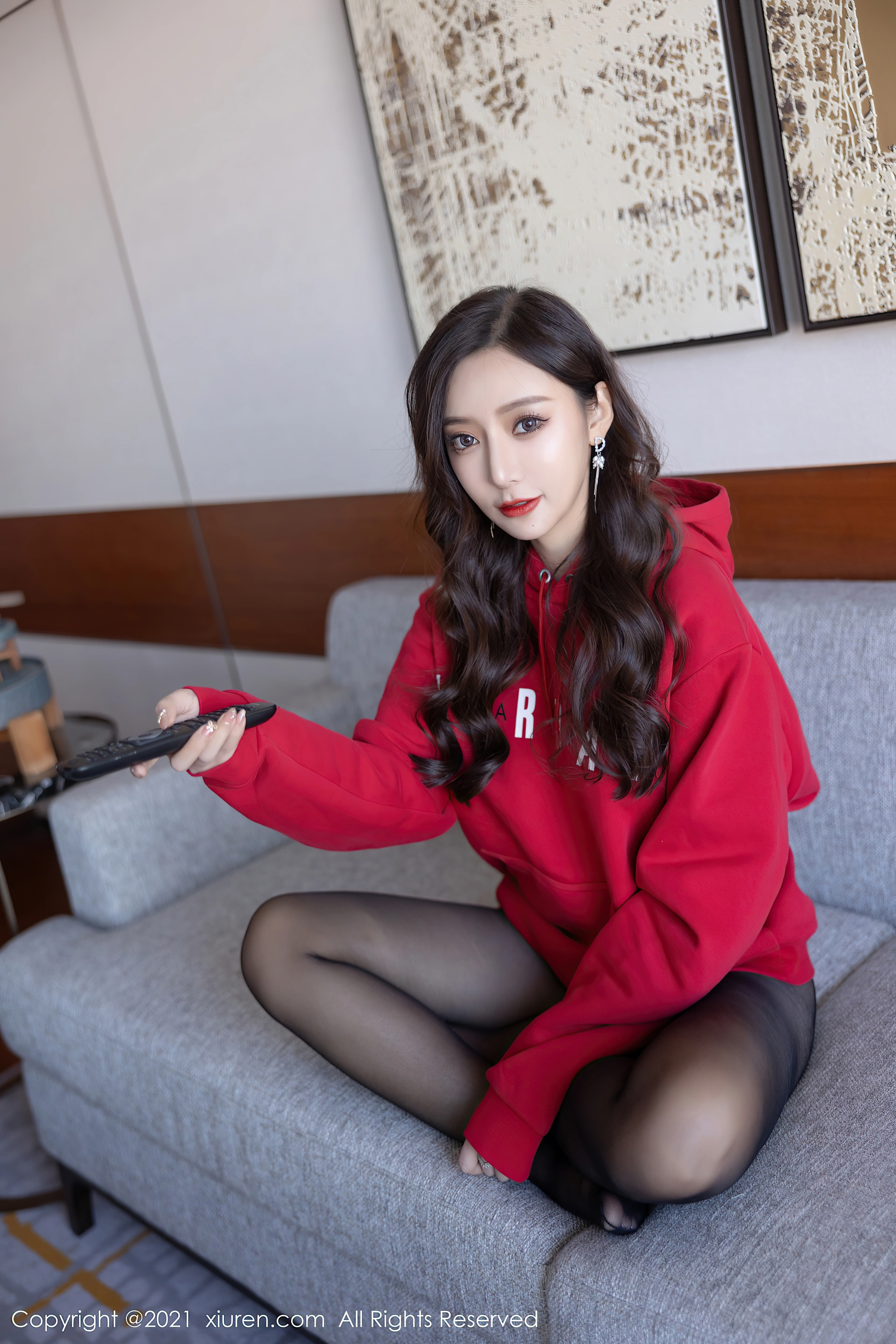 XiuRen秀人网 2021.12.17 No.4356 王馨瑶yanni 御姐黑丝[83+1P 886MB]