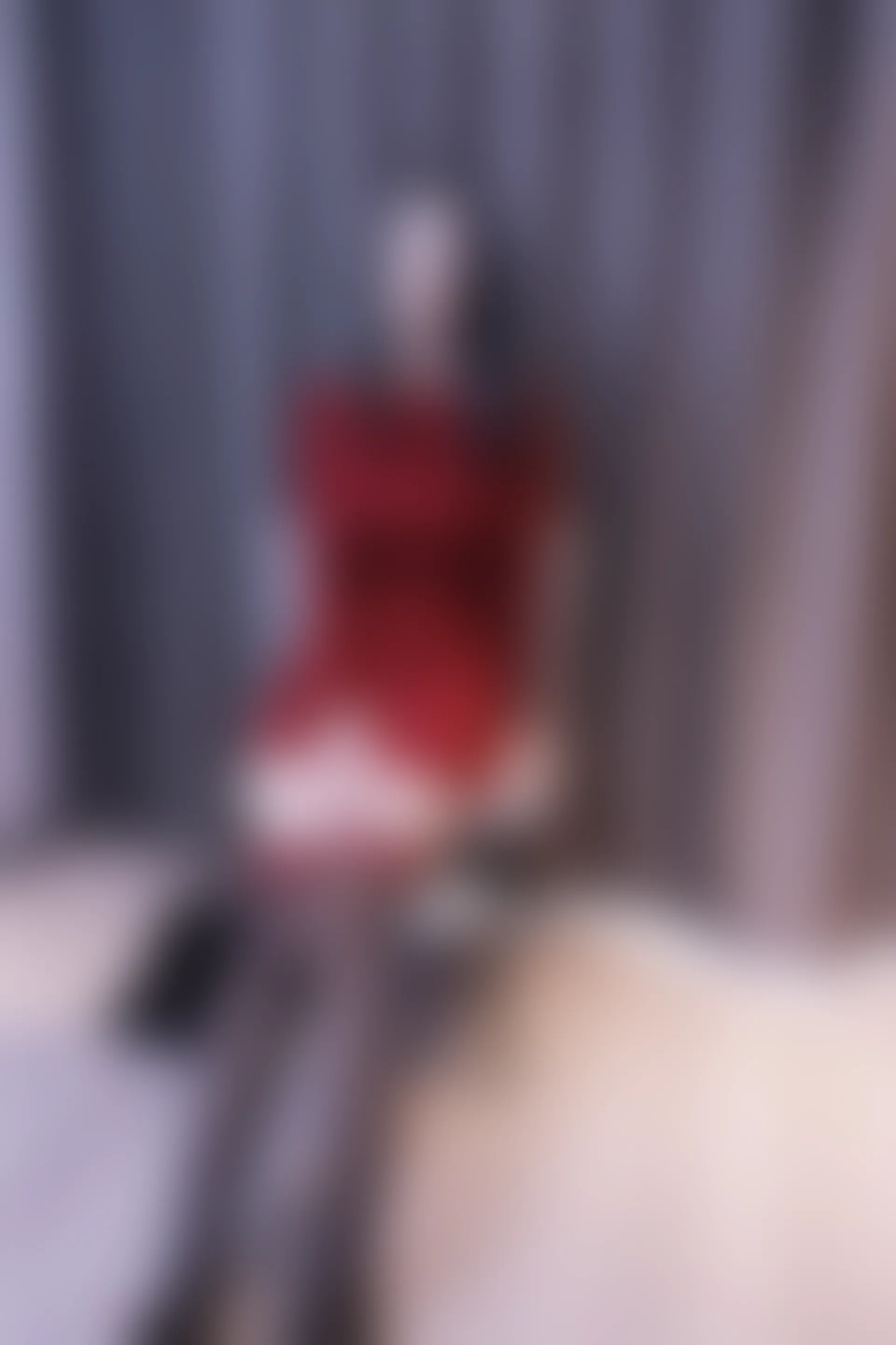 初夏女神 NO.017 依依~M码酒红连衣裙搭黑色长靴[140P-1V-6.76G]