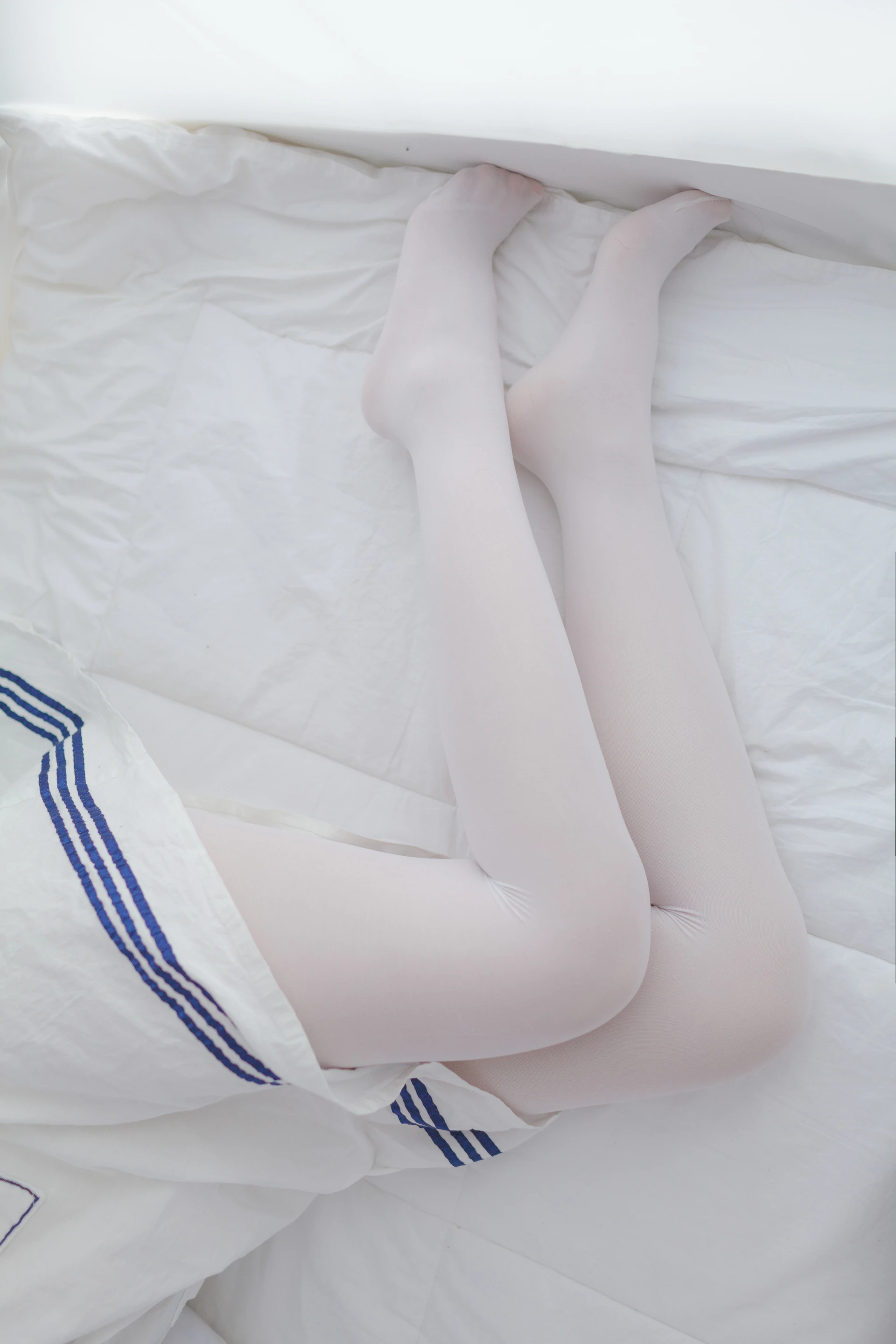 少女秩序 VOL.09 双马尾白丝水手服 [32P-198M]双马尾, 少女秩序, 水手服, 白丝, 美腿, 美足