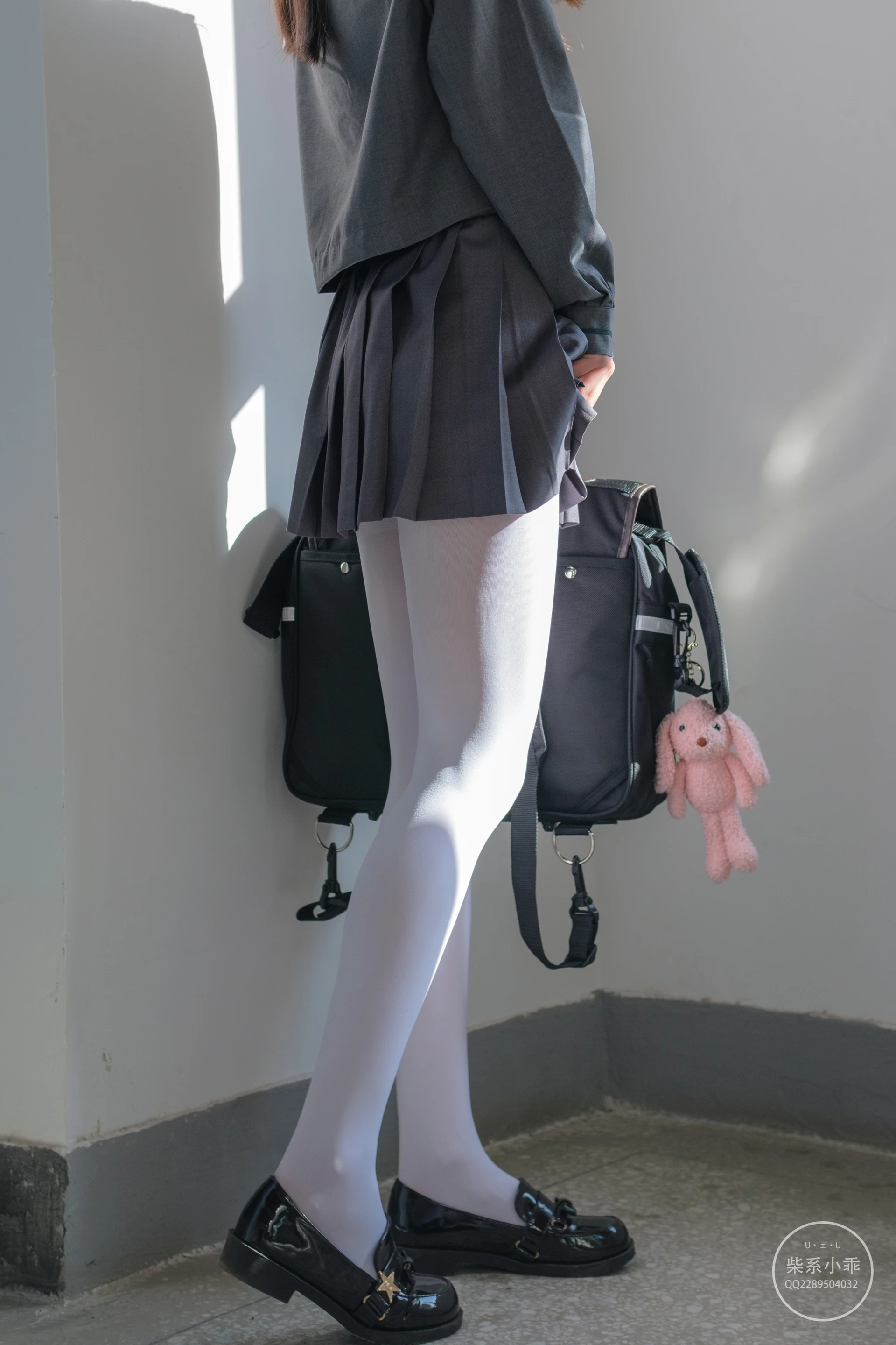 稚乖画册 赤西夜夜《教室》白丝JK制服 [63P1V-595MB]JK制服, 白丝, 稚乖画册, 美腿, 美足, 赤西夜夜