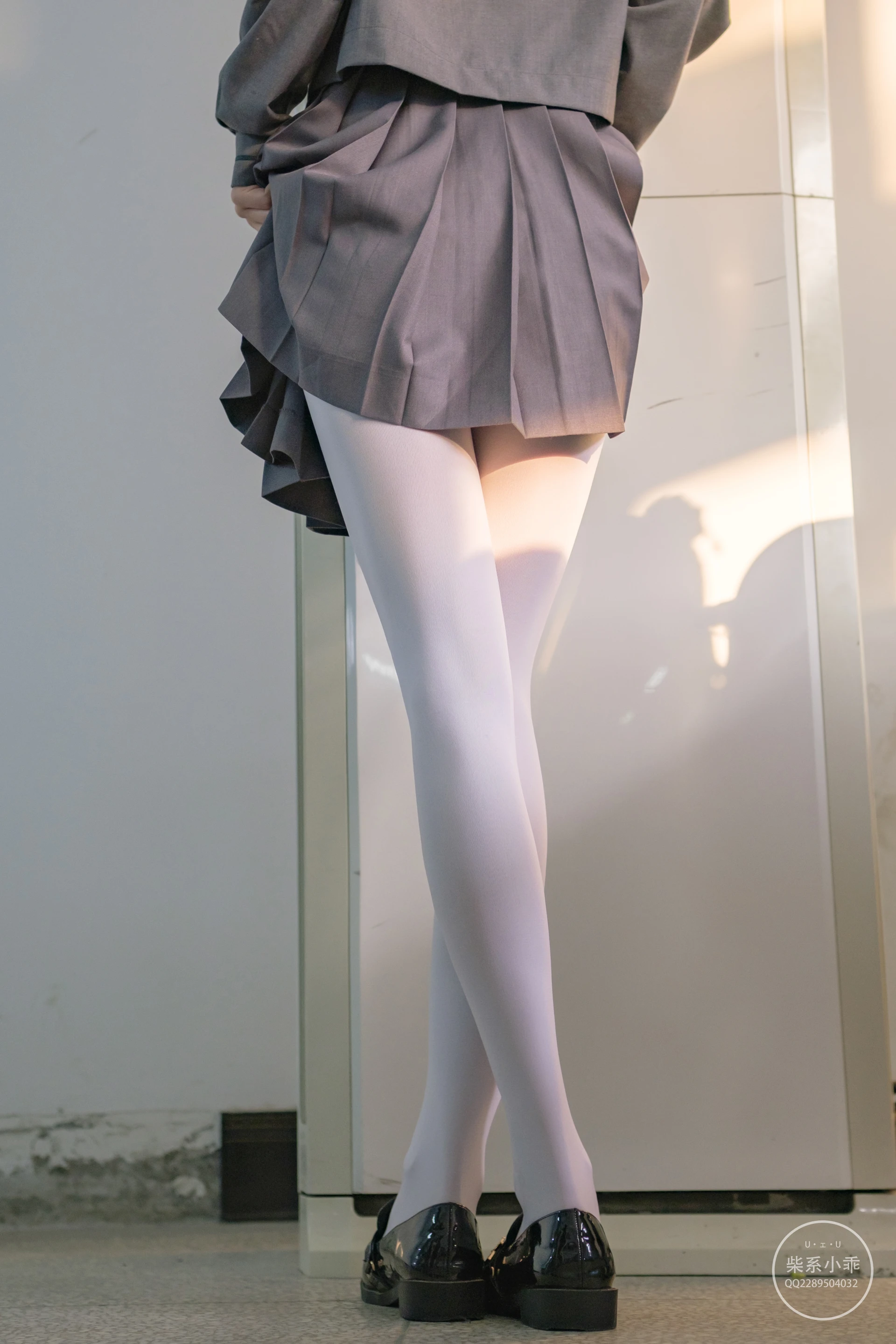 稚乖画册 赤西夜夜《教室》白丝JK制服 [63P1V-595MB]JK制服, 白丝, 稚乖画册, 美腿, 美足, 赤西夜夜