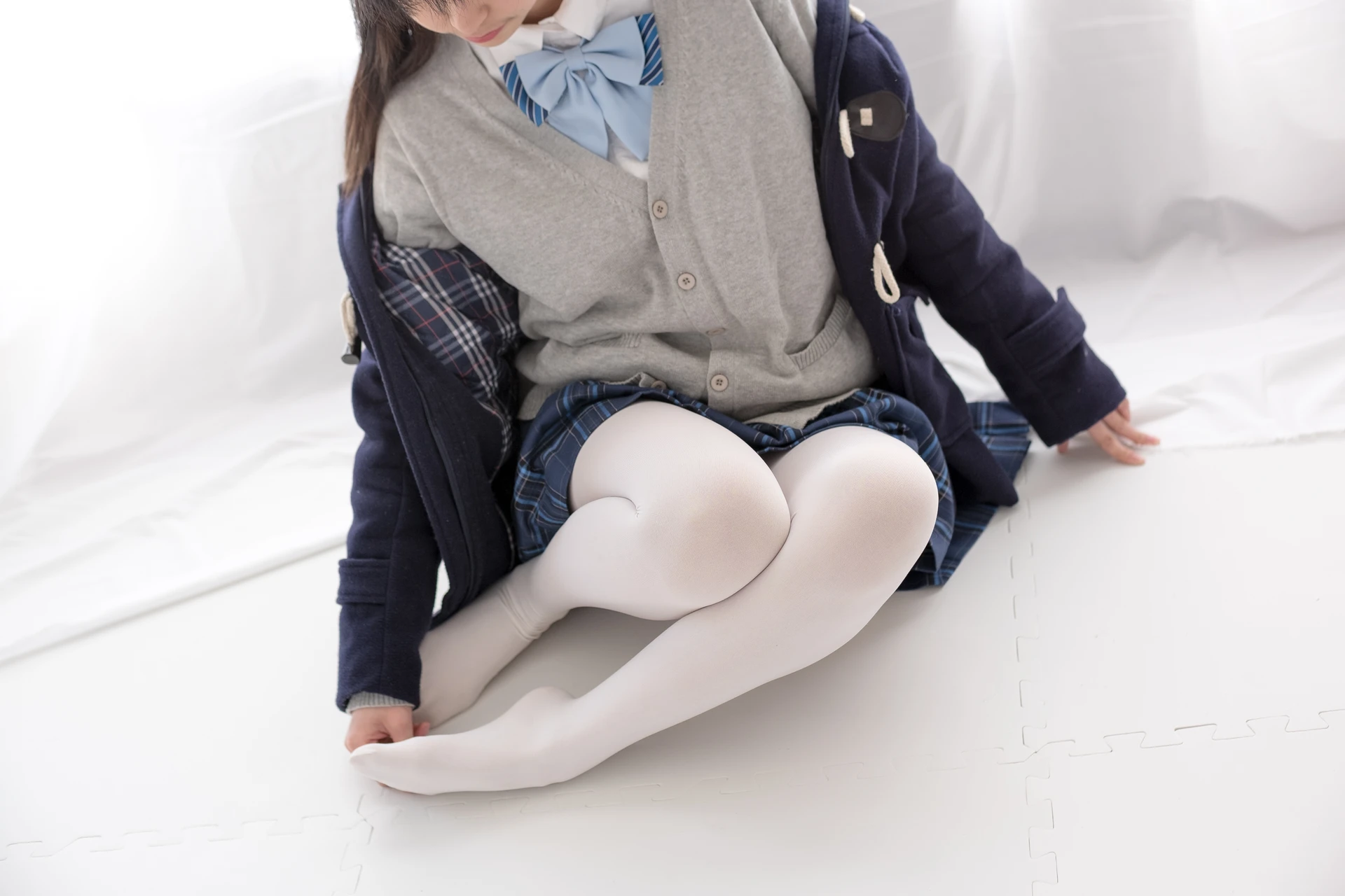 森萝财团 R15-047 [114P-571M]学生装, 森萝财团, 白丝, 美腿