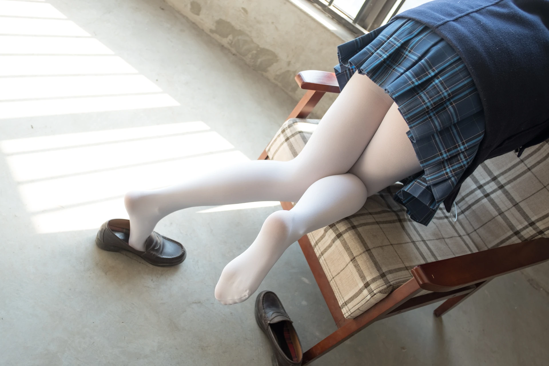 森萝财团 R15-047 [114P-571M]学生装, 森萝财团, 白丝, 美腿