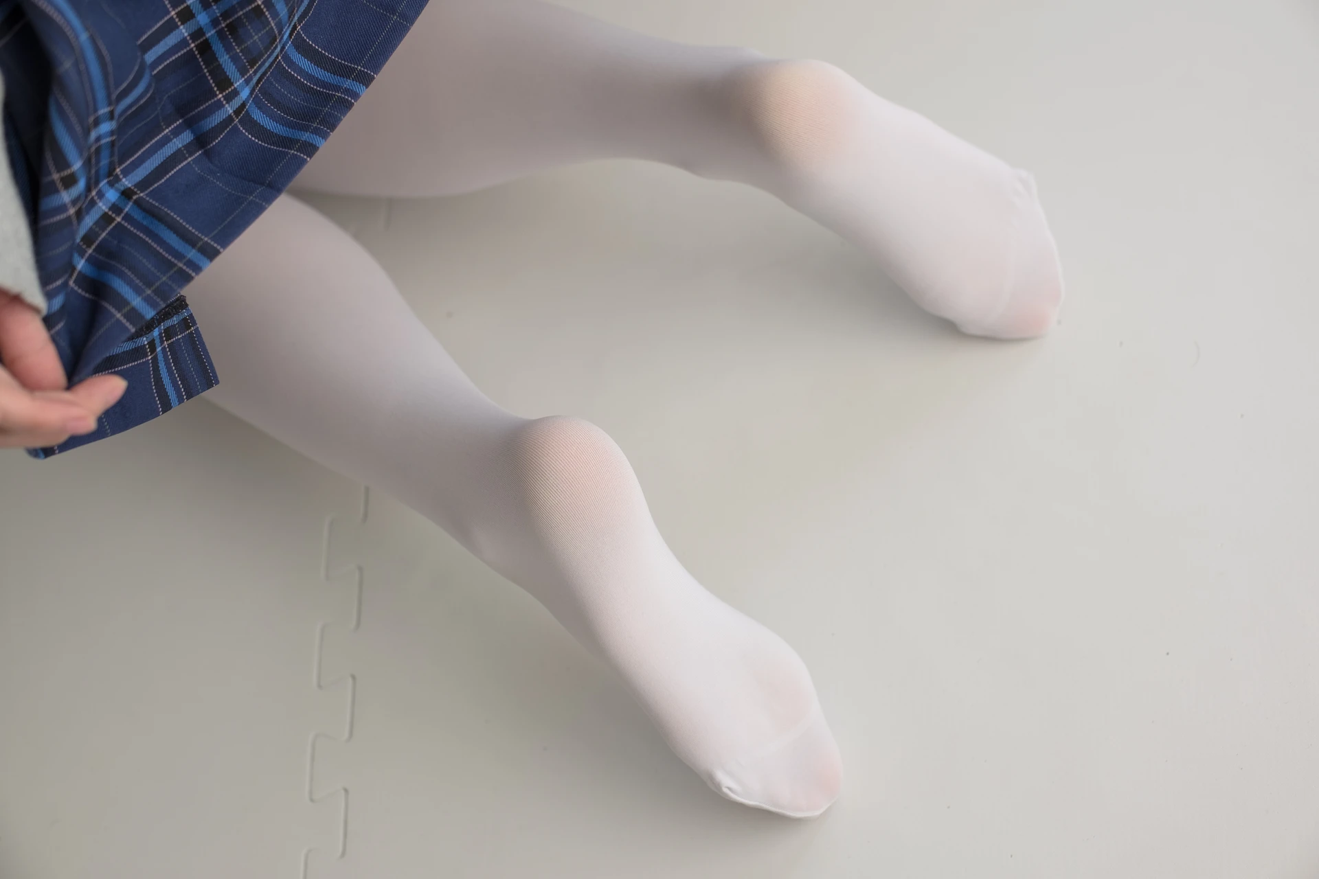 森萝财团 R15-047 [114P-571M]学生装, 森萝财团, 白丝, 美腿