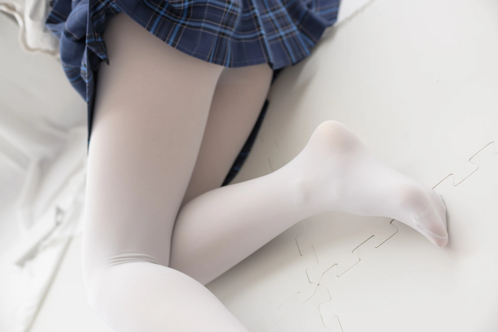 森萝财团 R15-047 [114P-571M]学生装, 森萝财团, 白丝, 美腿