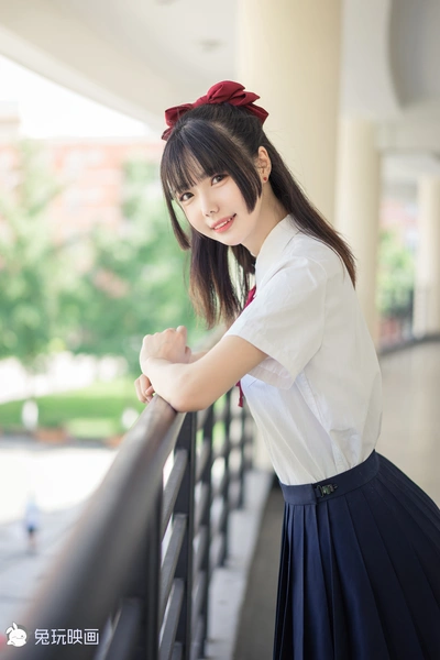 D55.002 和白丝JK来一场邂逅 [40P-109MB]