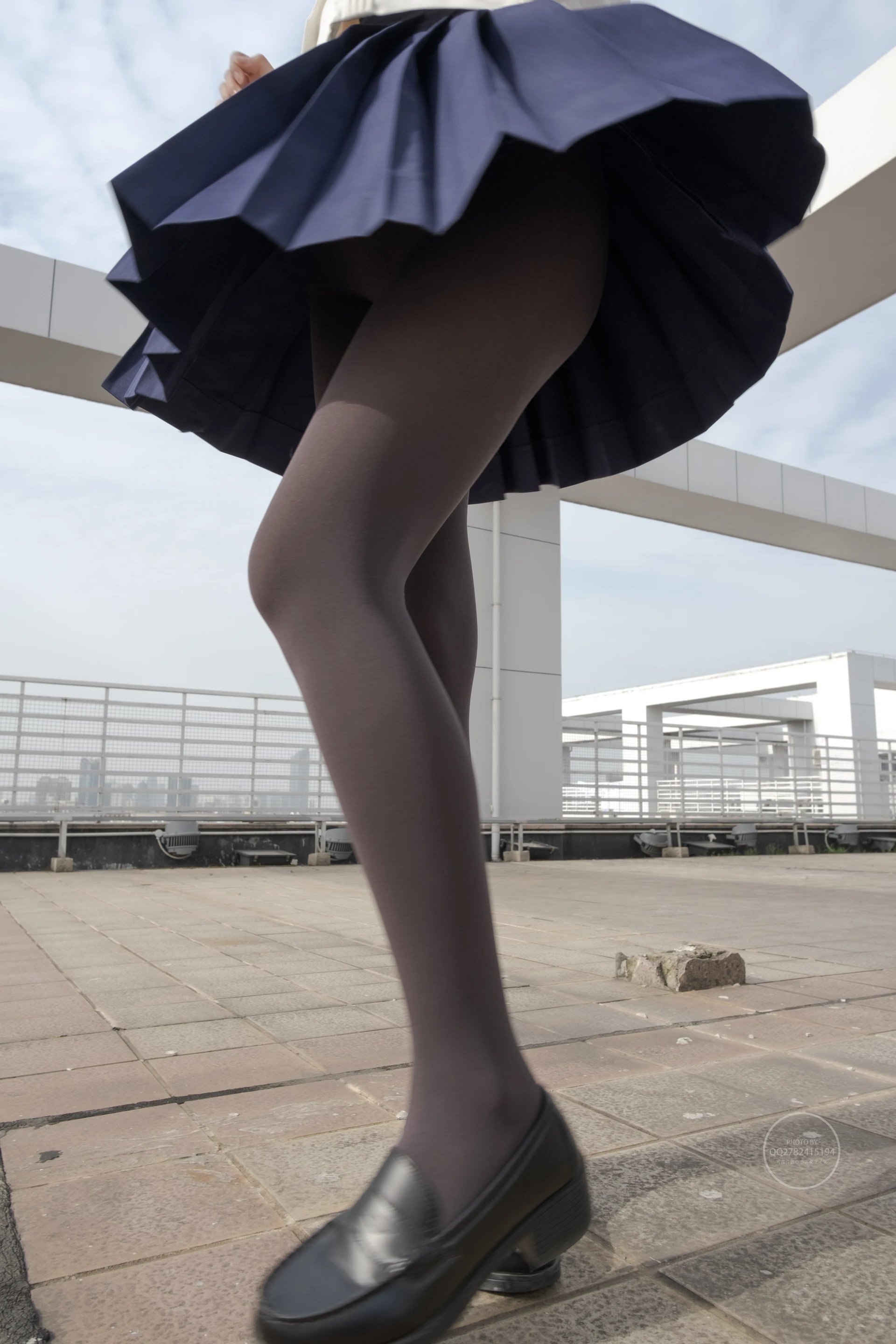 森萝财团 有料-39 小香 黑丝 80D 天台外景 [90P-793.2MB]JK, JK制服, 可爱, 小香, 有料, 森萝财团, 水手服, 灰丝, 美腿, 美足, 黑丝