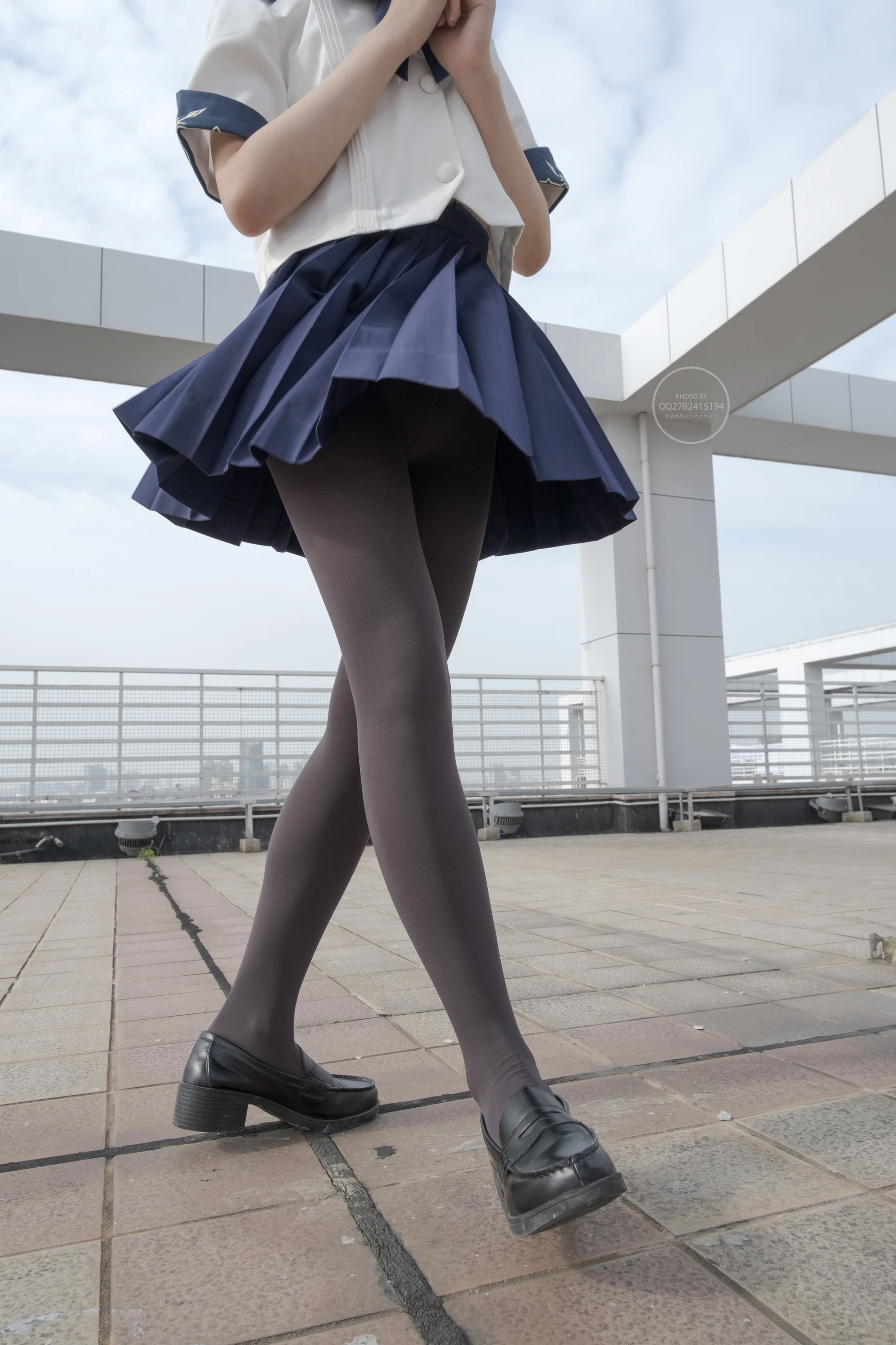 森萝财团 有料-39 小香 黑丝 80D 天台外景 [90P-793.2MB]JK, JK制服, 可爱, 小香, 有料, 森萝财团, 水手服, 灰丝, 美腿, 美足, 黑丝