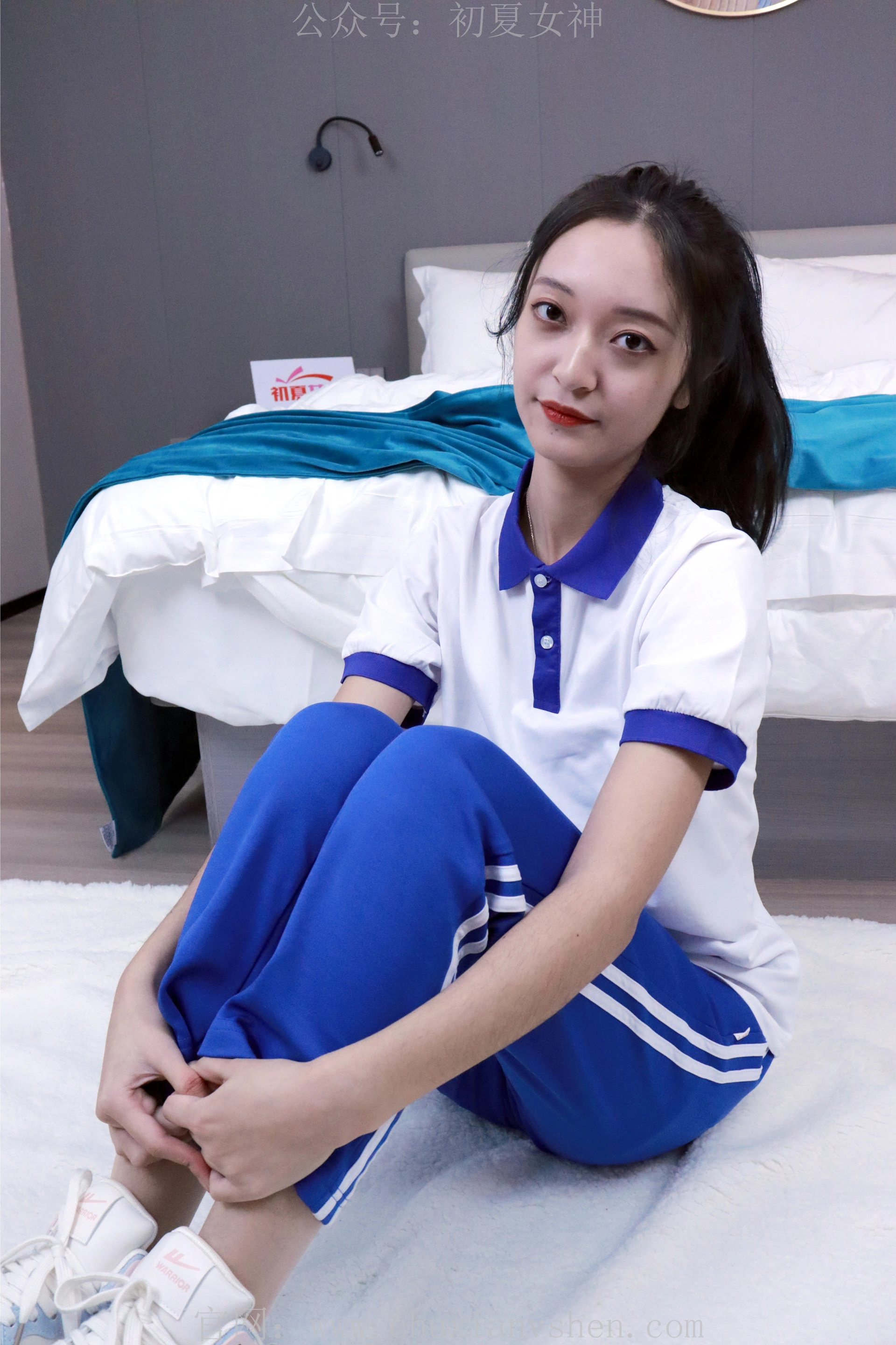 初夏女神 NO.001 依依~校服搭配37码运动鞋拍摄[126P-1V-5.45G]