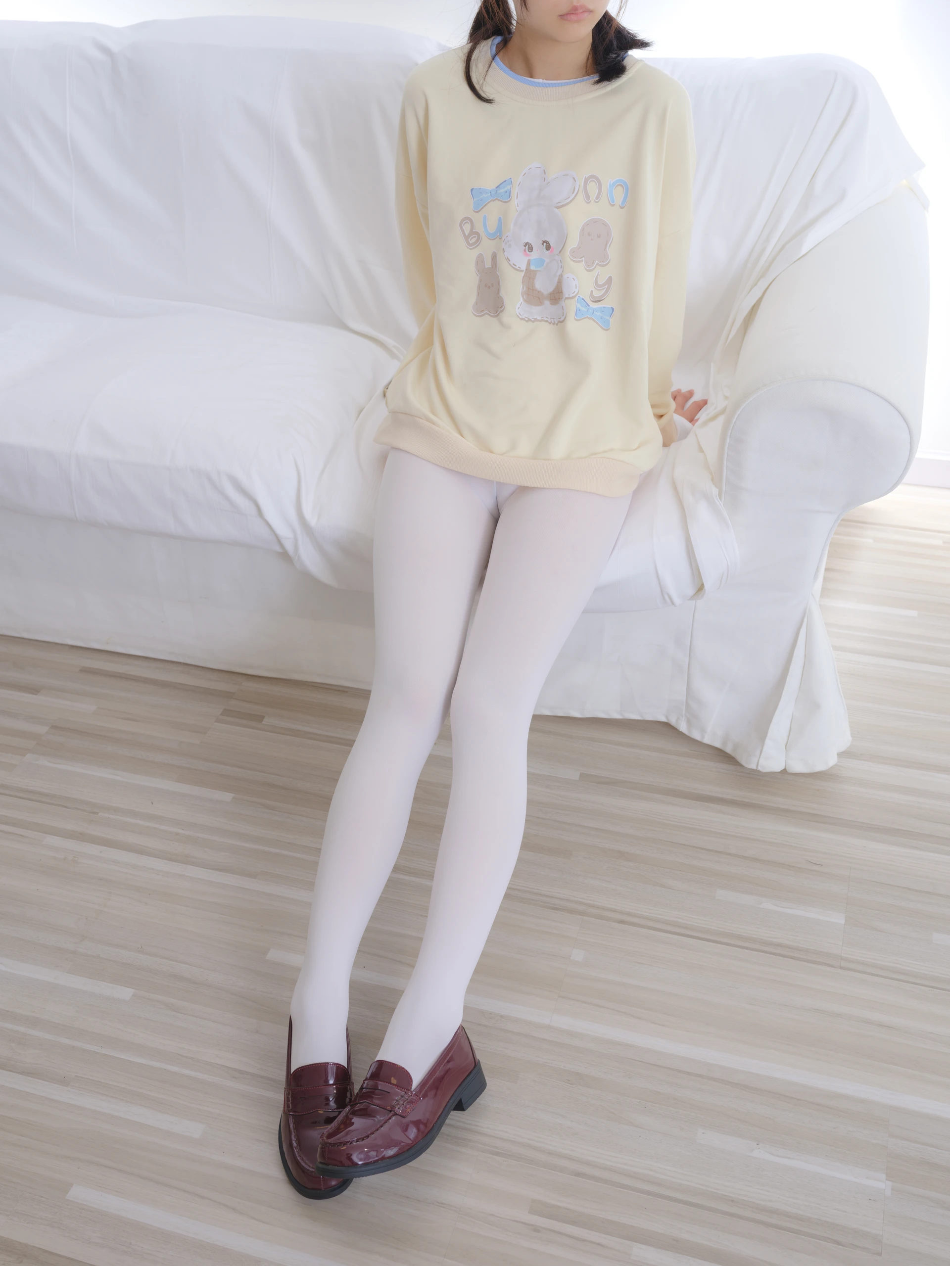 森萝财团 雨云-04E 4K 白丝双马尾卫衣+女仆装 [108P1V-6.64GB]
