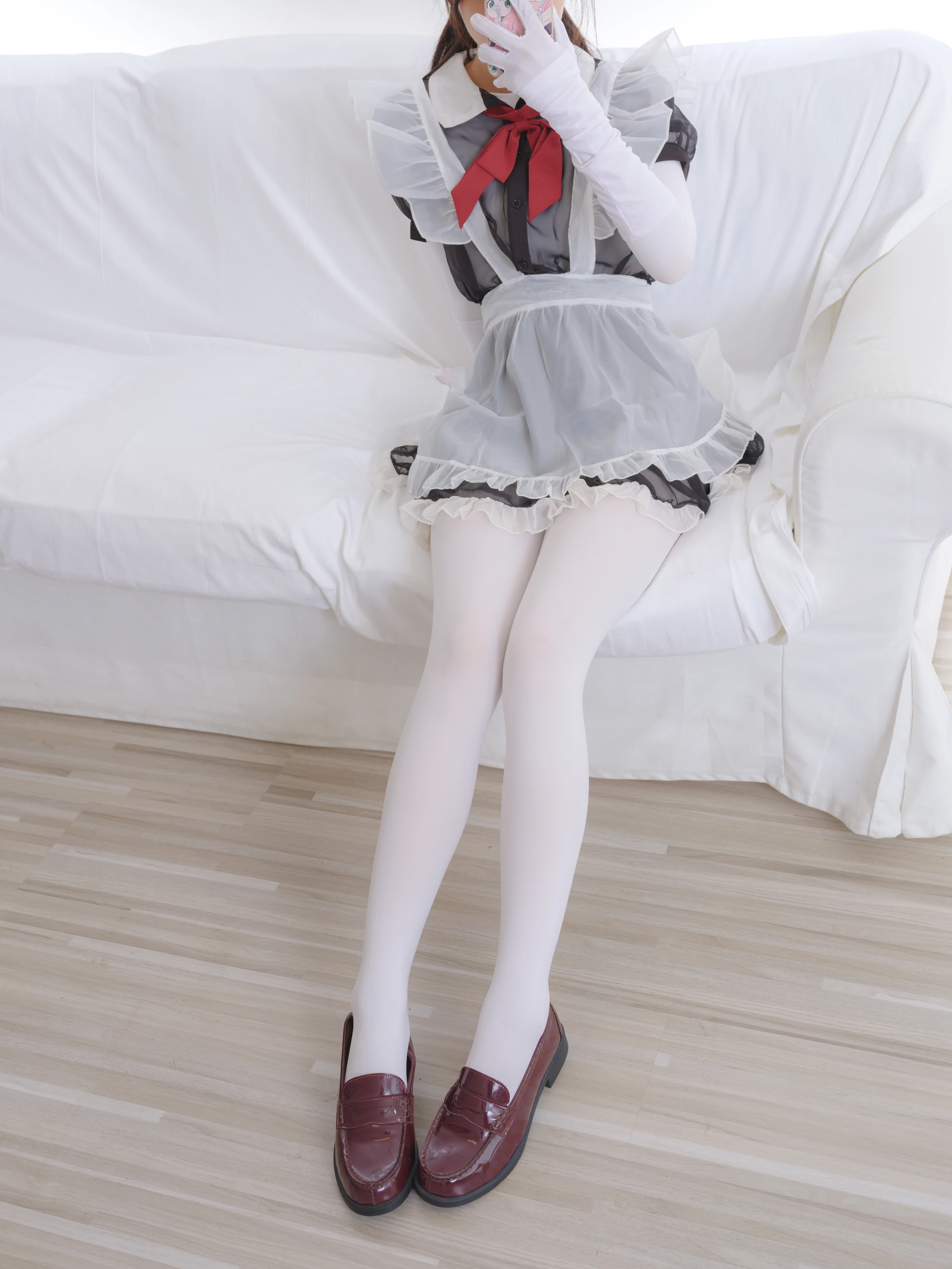 森萝财团 雨云-04E 4K 白丝双马尾卫衣+女仆装 [108P1V-6.64GB]