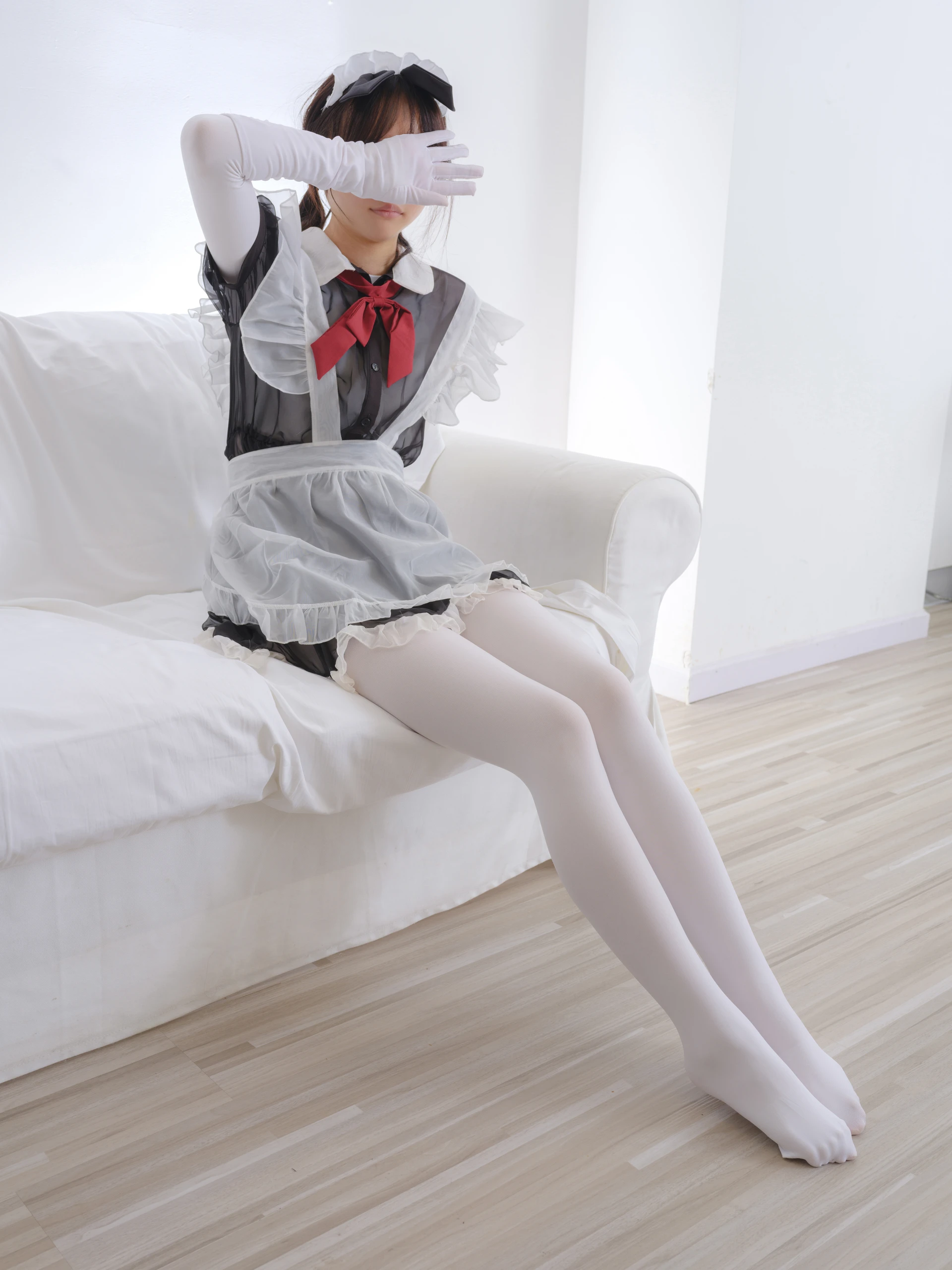 森萝财团 雨云-04E 4K 白丝双马尾卫衣+女仆装 [108P1V-6.64GB]