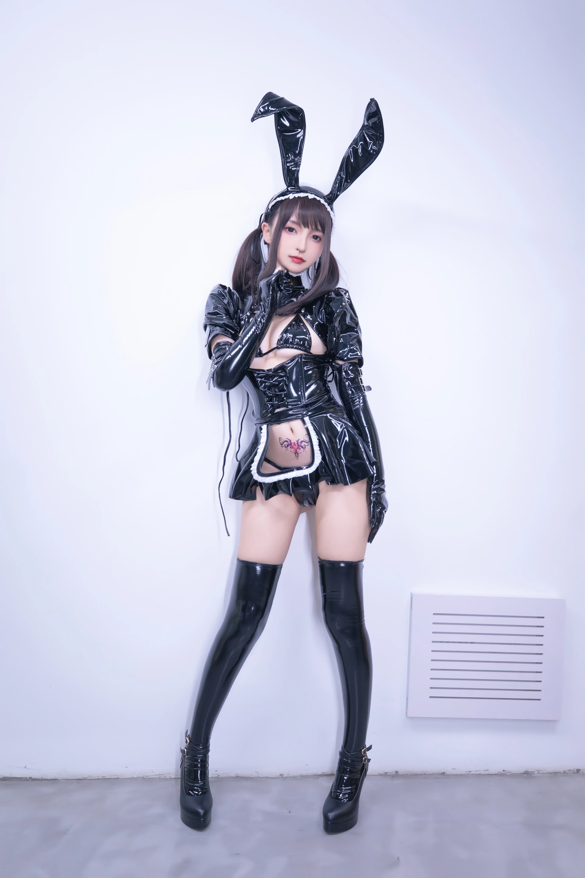 神楽坂真冬 第三季 序号29：女仆主题《愛のラビリンス2 》 [150P2V-601MB]兔女郎, 内衣, 双马尾, 女仆, 神楽坂真冬, 美腿, 美足, 高跟鞋, 黑丝