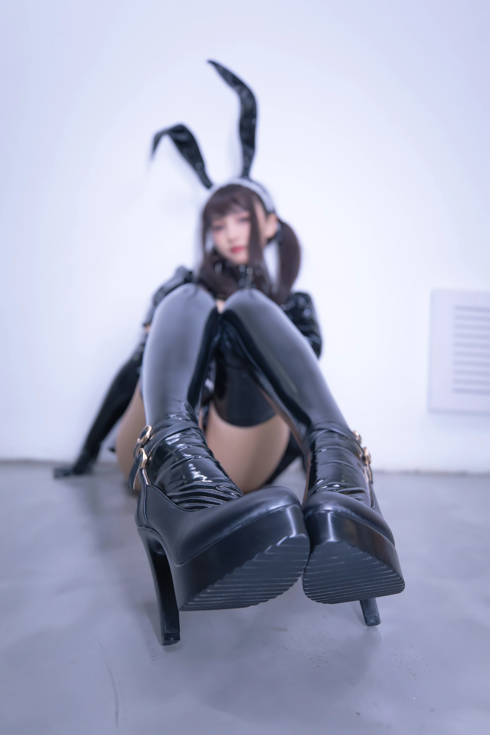 神楽坂真冬 第三季 序号29：女仆主题《愛のラビリンス2 》 [150P2V-601MB]兔女郎, 内衣, 双马尾, 女仆, 神楽坂真冬, 美腿, 美足, 高跟鞋, 黑丝