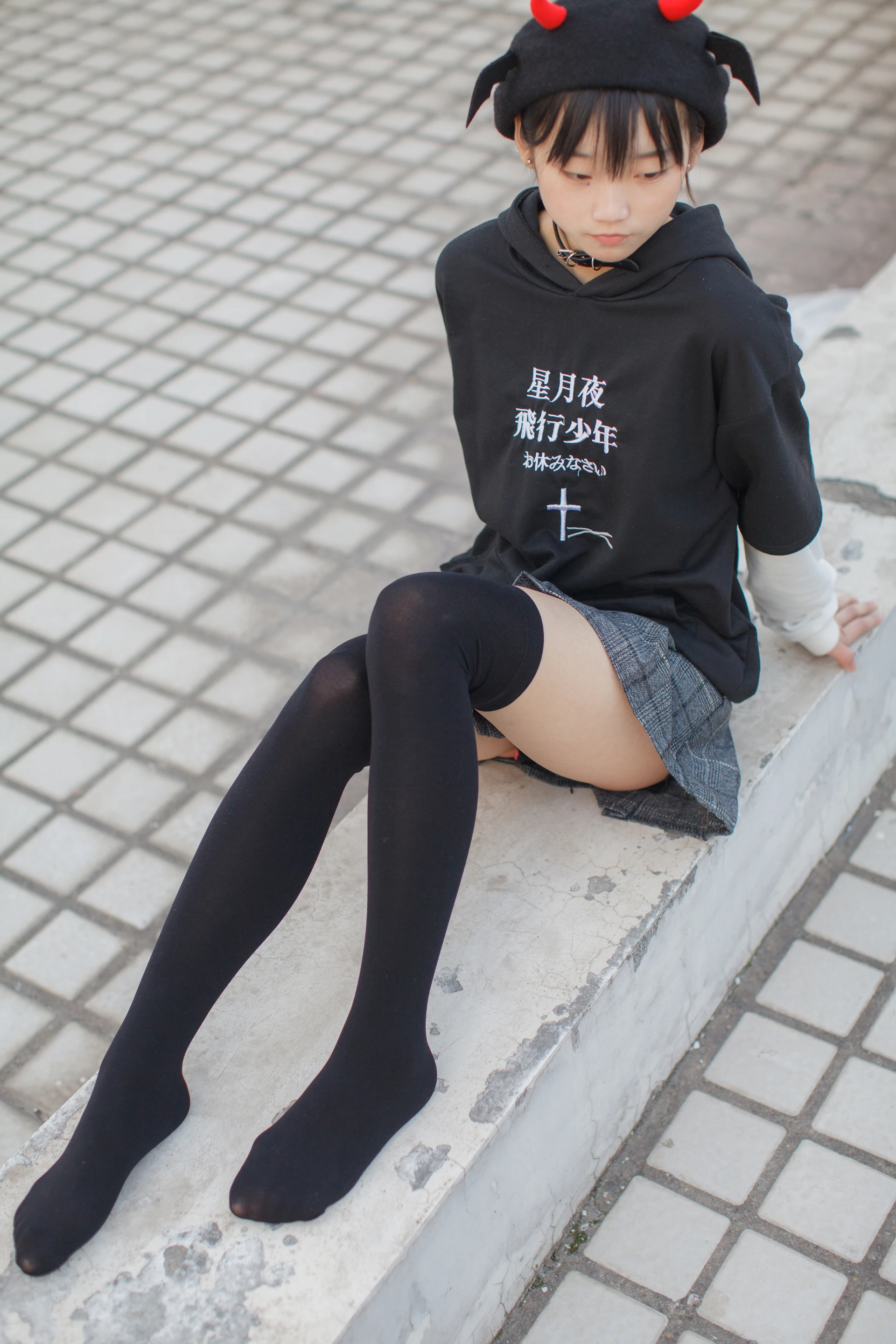 少女秩序 EX.04 天台黑丝短裙小恶魔[47P-347.7M]少女秩序, 短裙, 美腿, 美足, 黑丝