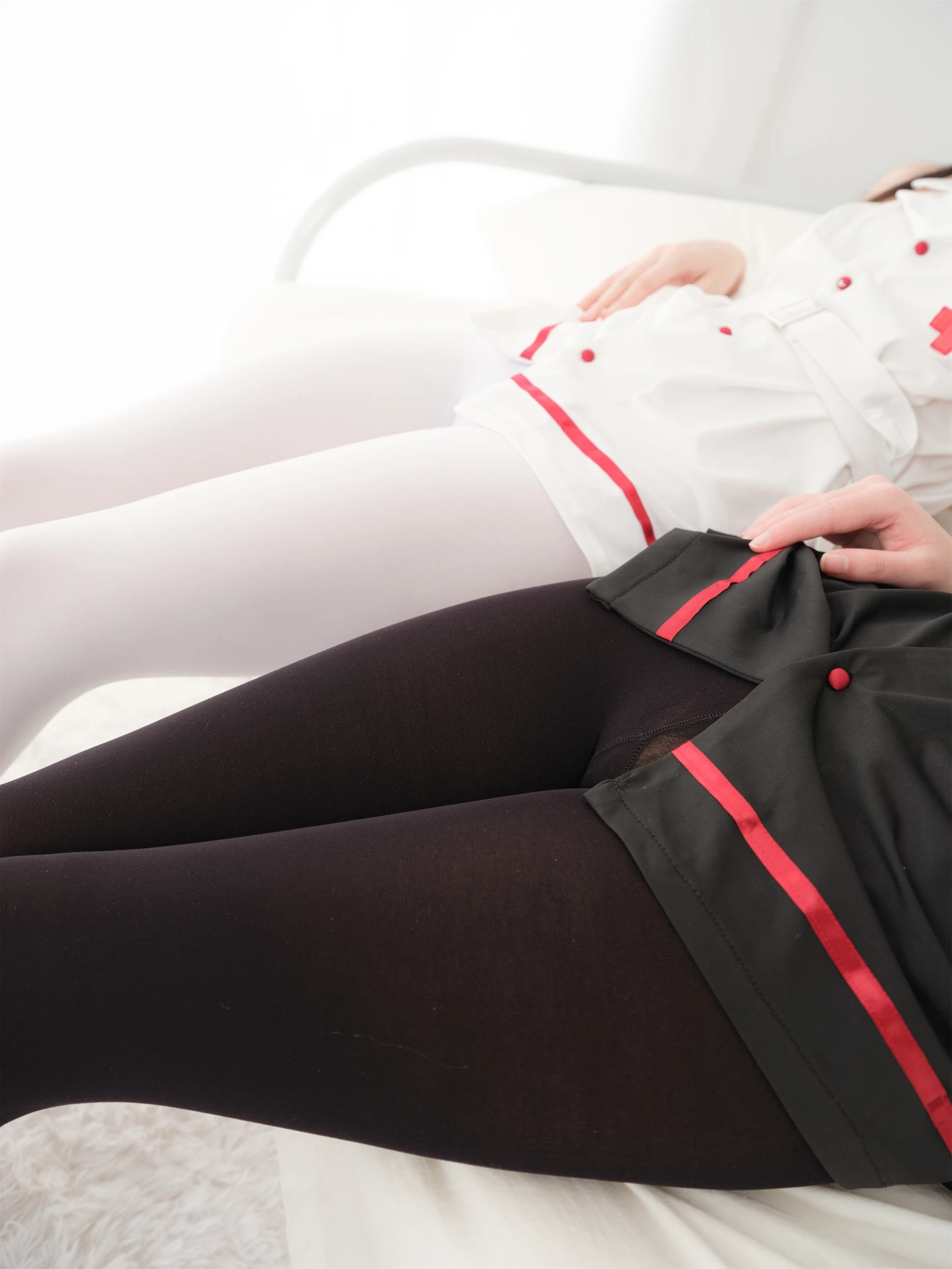 紧急企划 见希w 黑白护士 黑白姐妹花 [80P-704MB]内衣, 护士, 白丝, 紧急企划, 美腿, 美足, 见希w, 黑丝