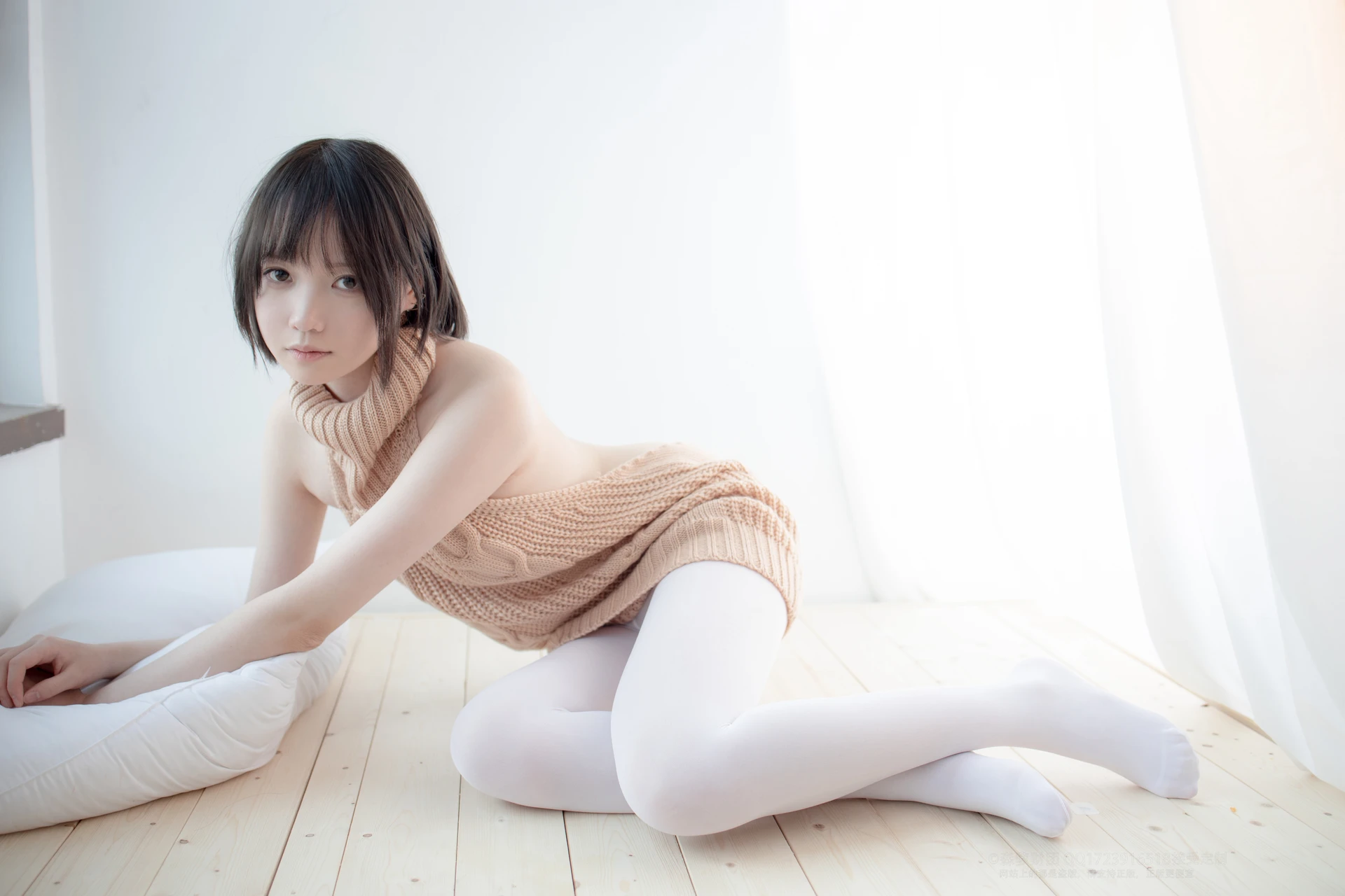 森萝财团 LOVEPLUS-004 [97P1V-2.35G]可爱, 森萝财团, 白丝, 美腿, 露背毛衣