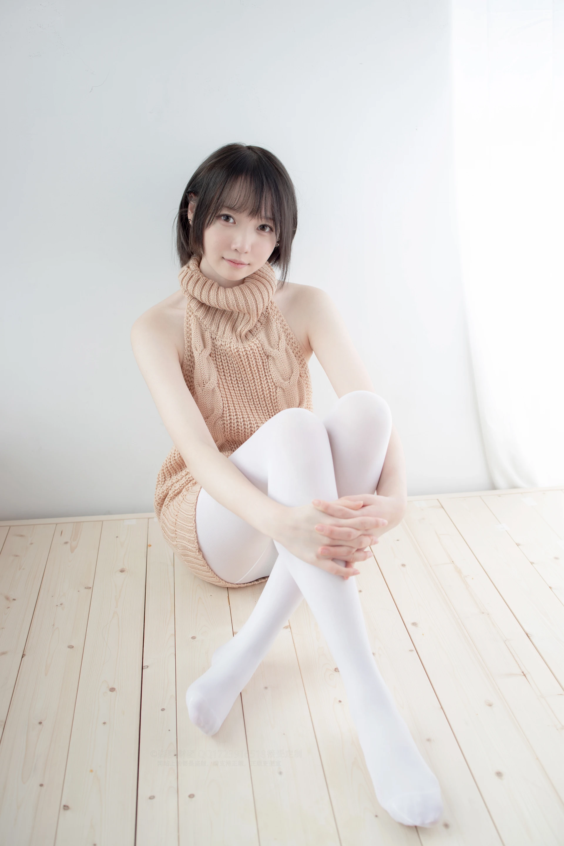 森萝财团 LOVEPLUS-004 [97P1V-2.35G]可爱, 森萝财团, 白丝, 美腿, 露背毛衣